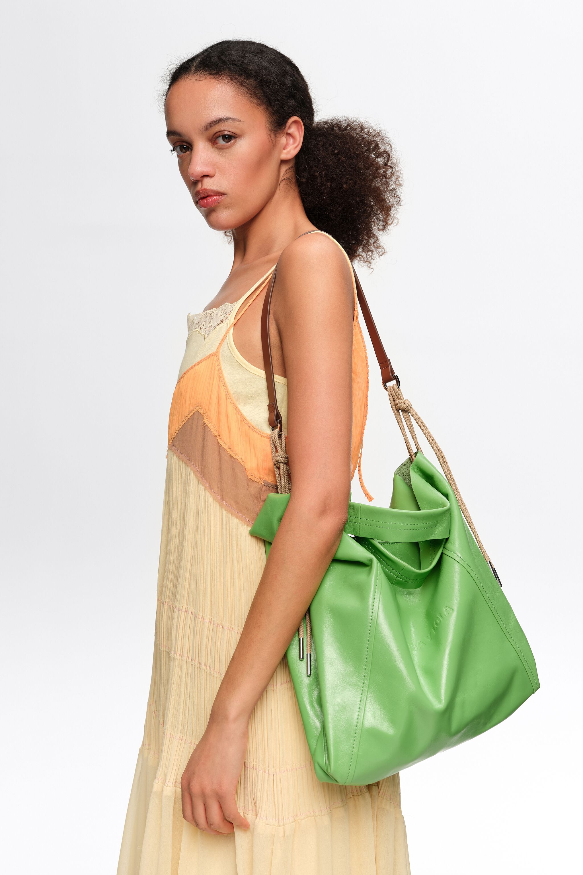 Bolso cruzado de cuero esmeralda mediano