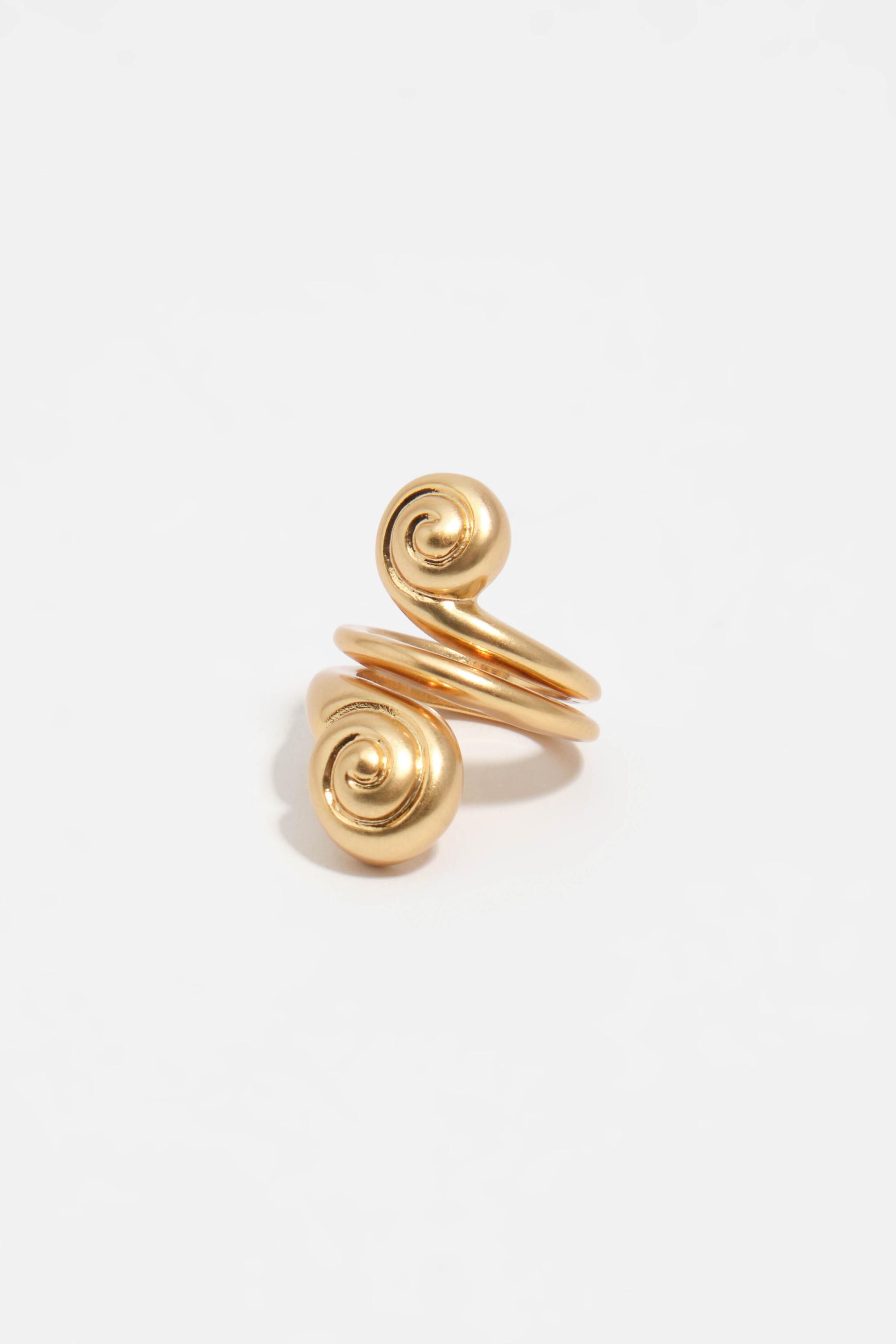 Anillo de caracola espiral mate dorado