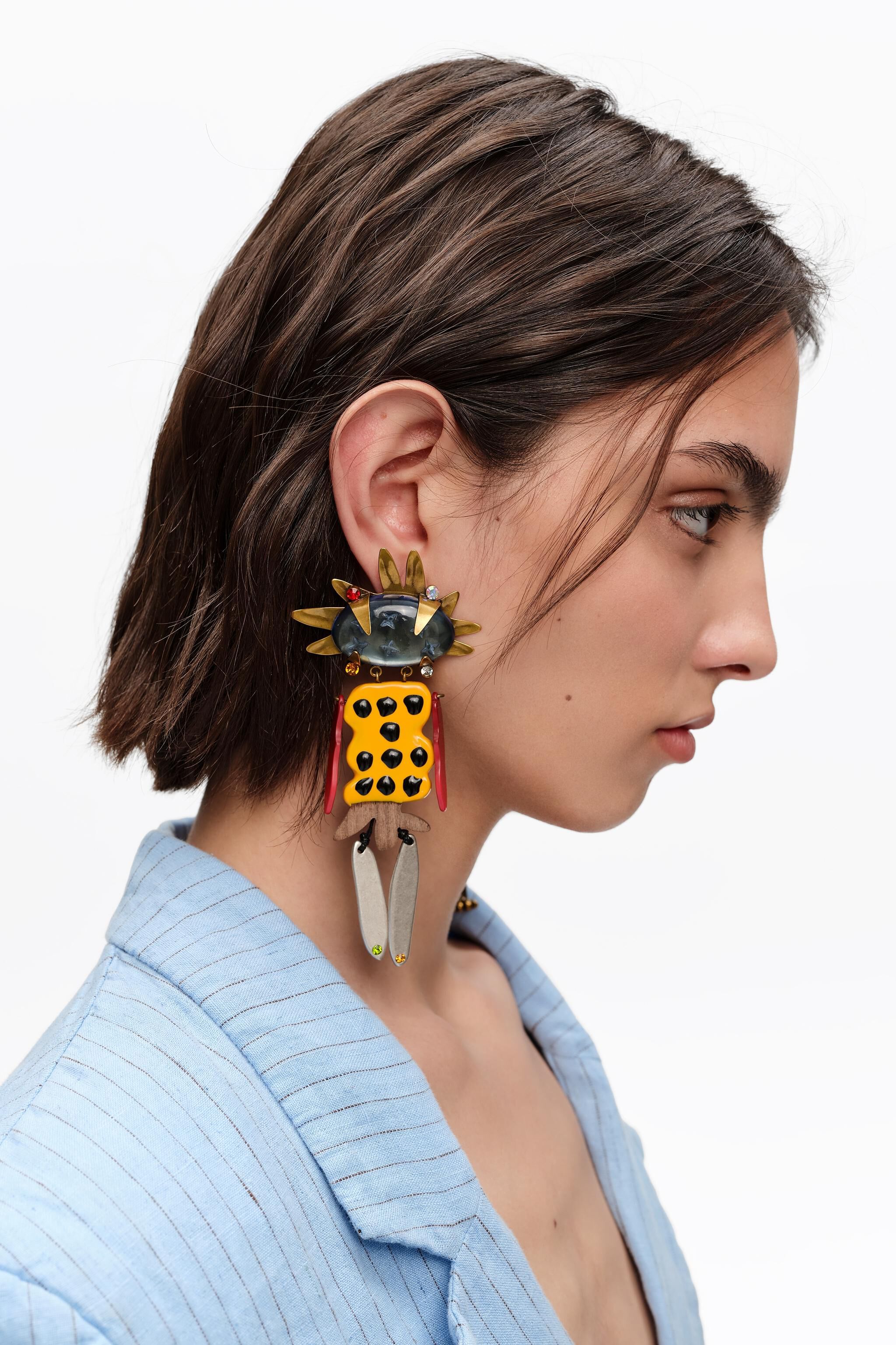 Auriculares de bailarina dorado envejecido