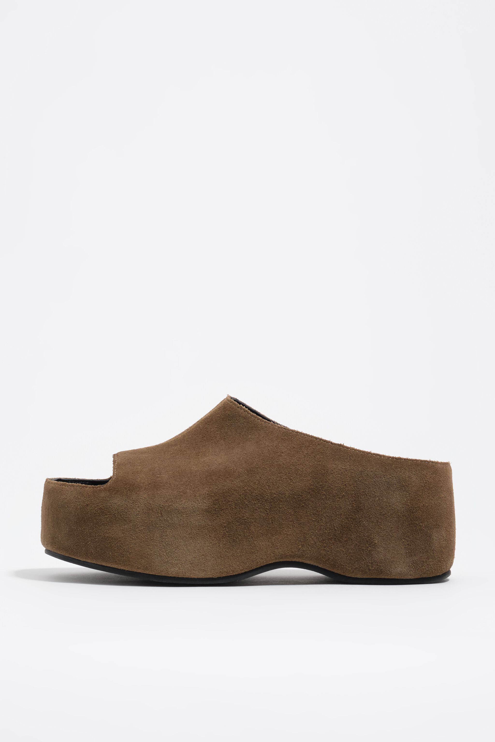 Sandal de plataforma alta de ante oliva