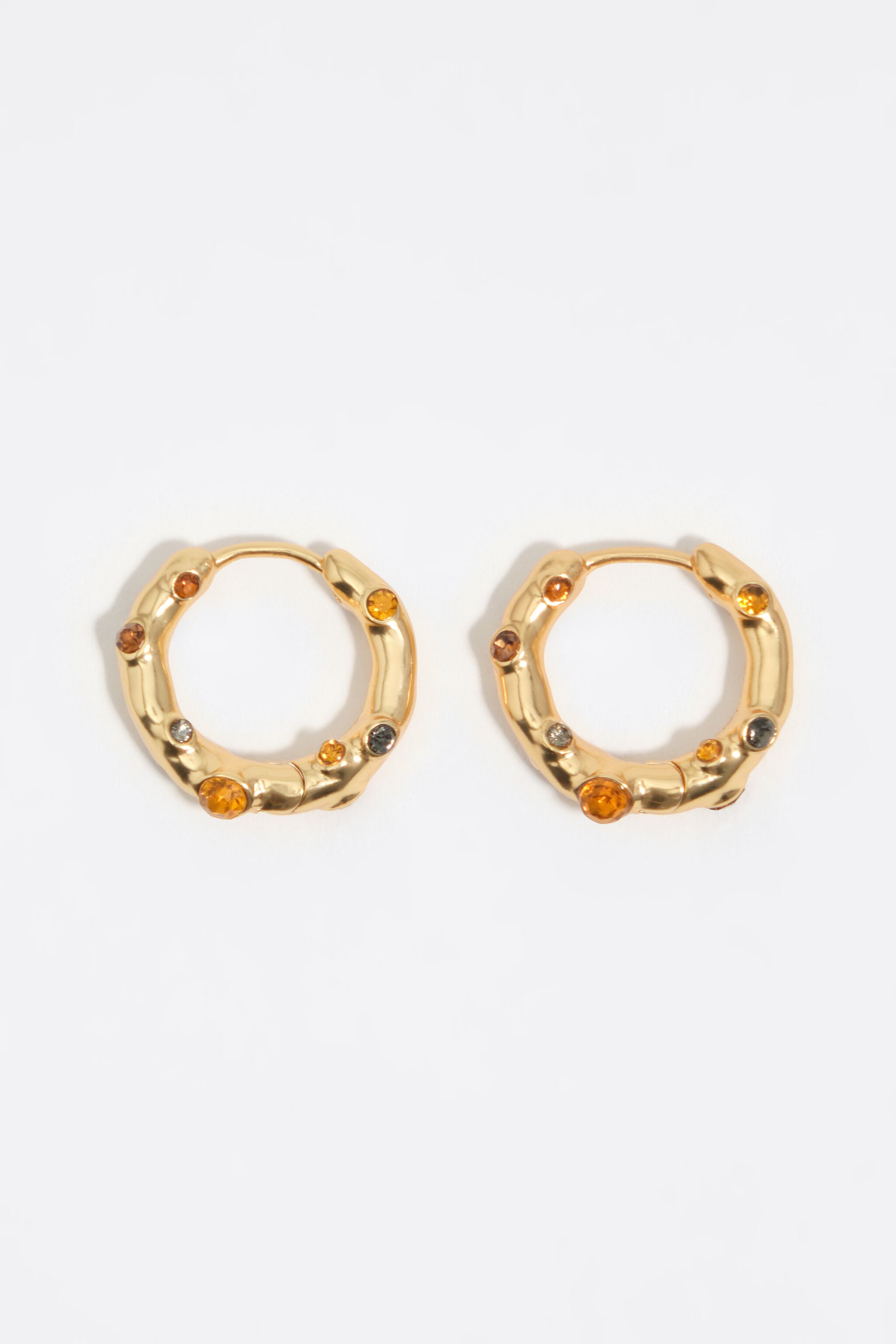 Aretes de aro con textura de cristal dorado