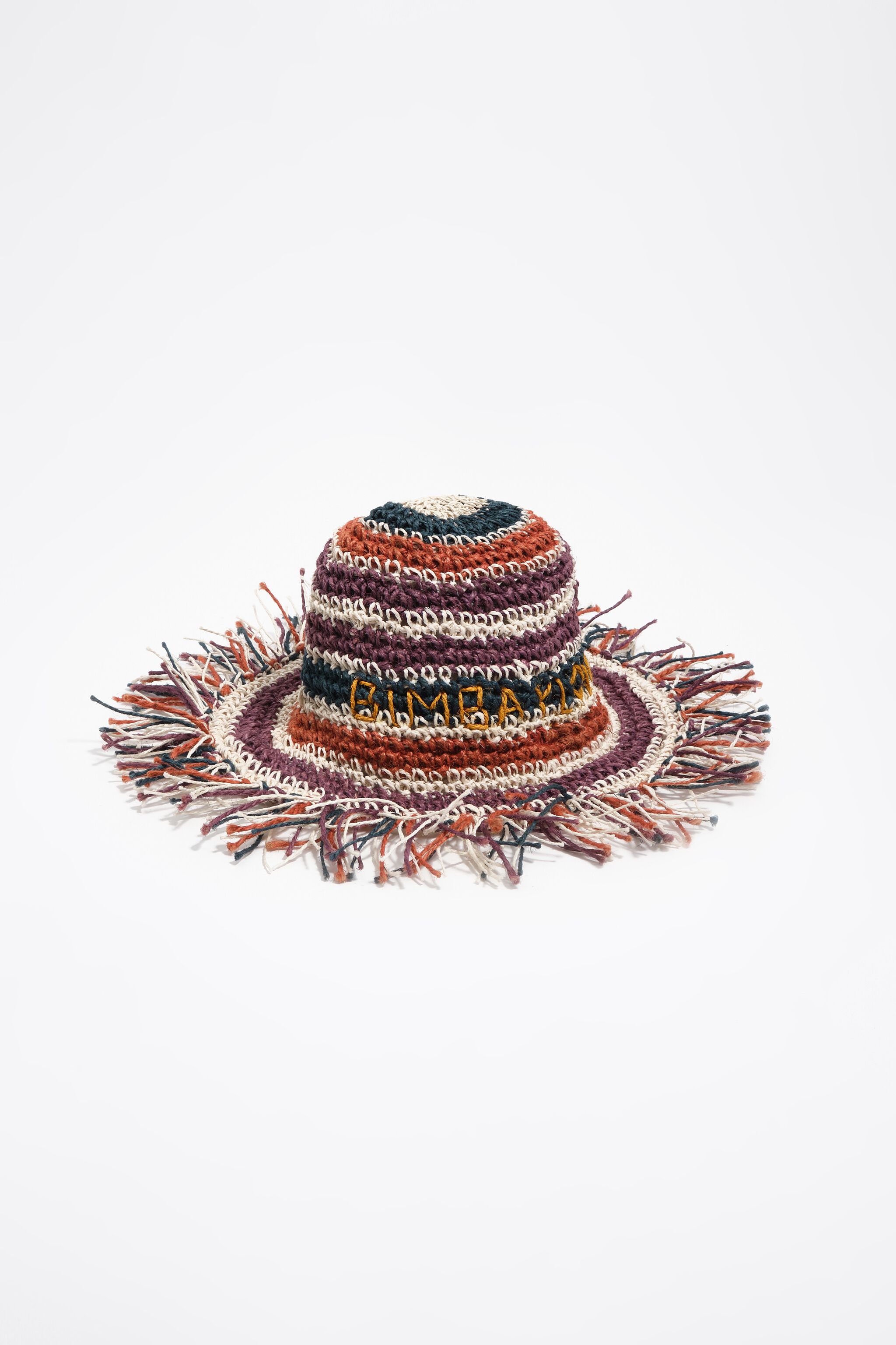 Sombrero de yute deshilachado