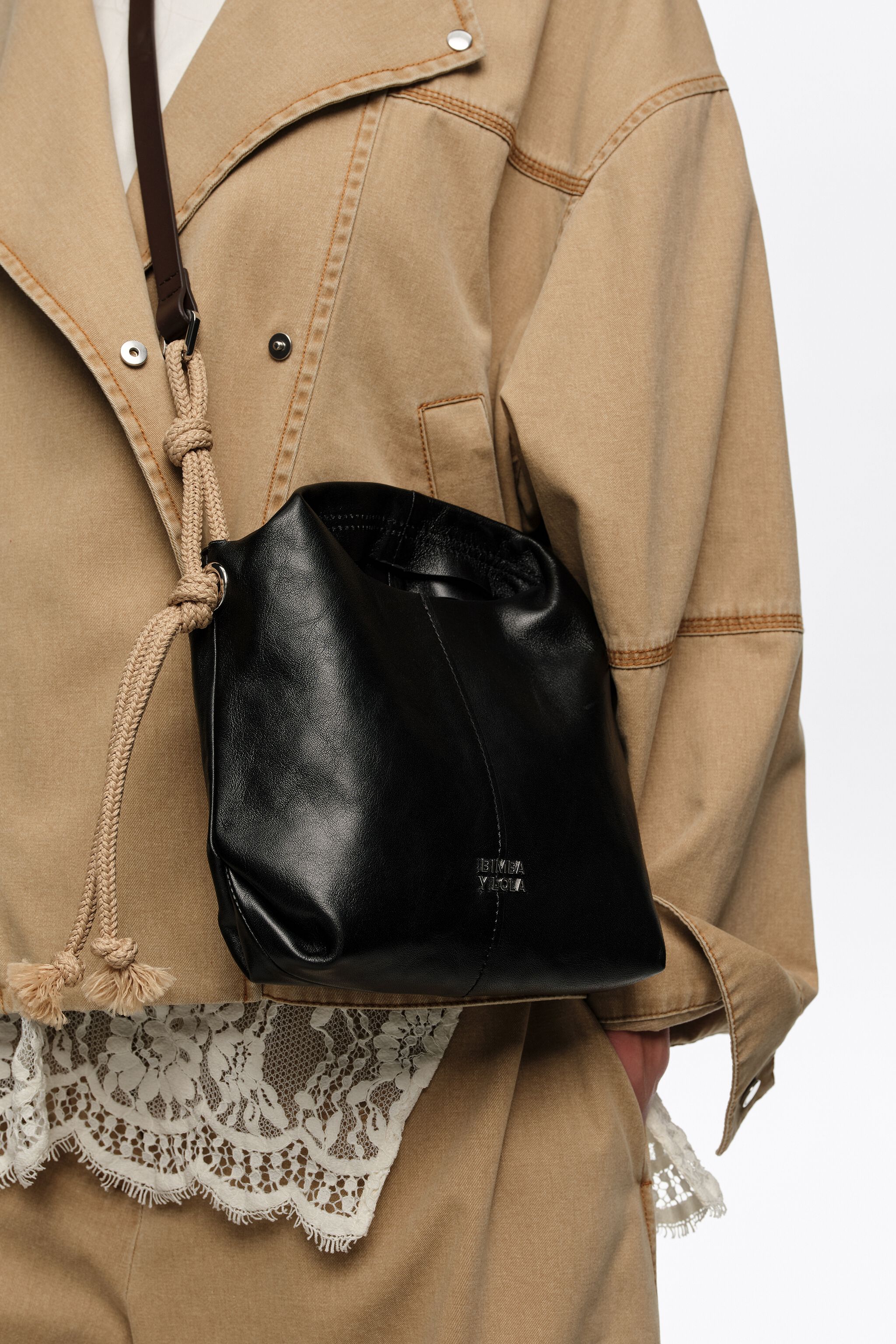 Minibolso de cuero negro