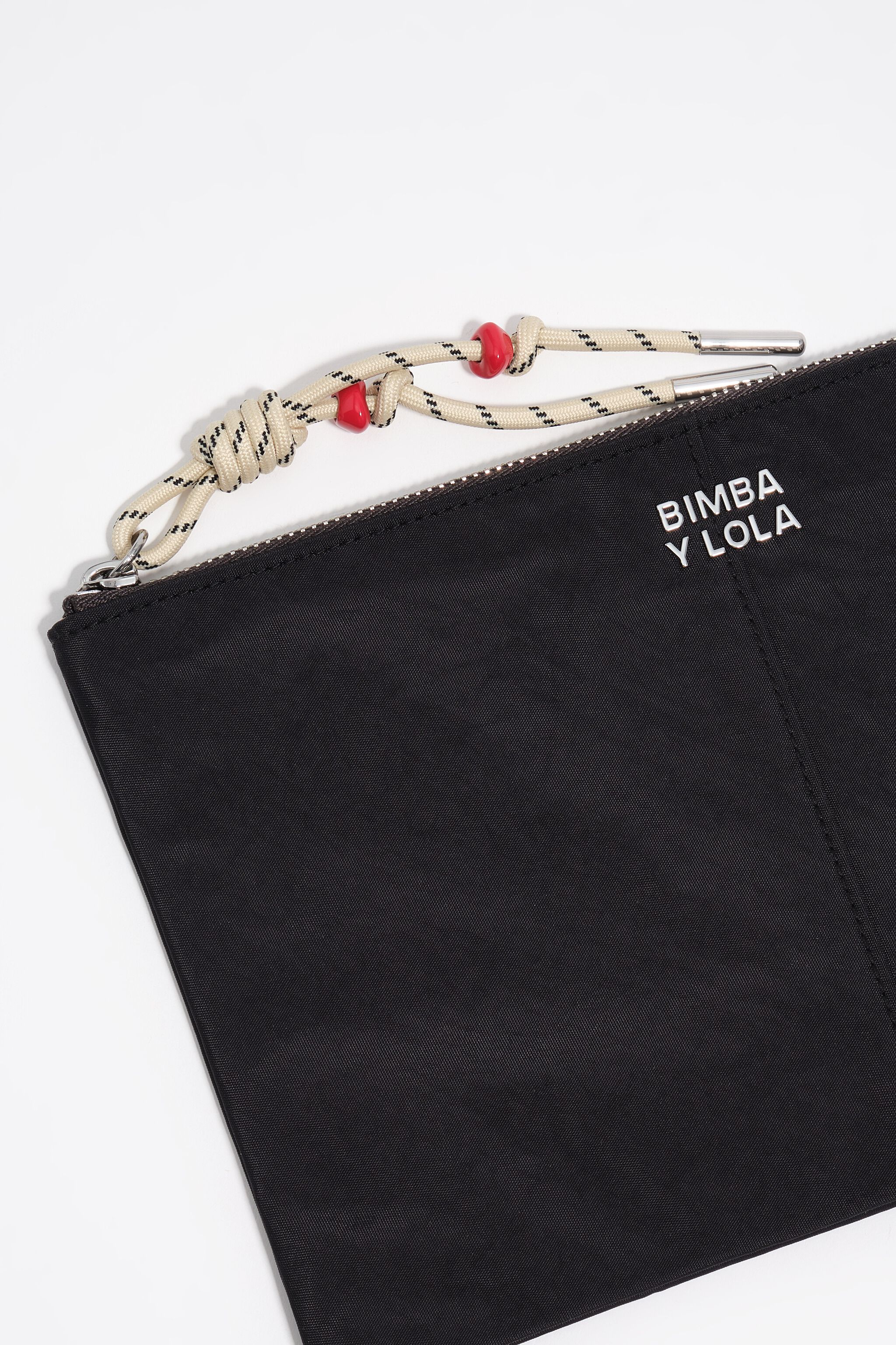 Estuche de maquillaje de nailon grafito