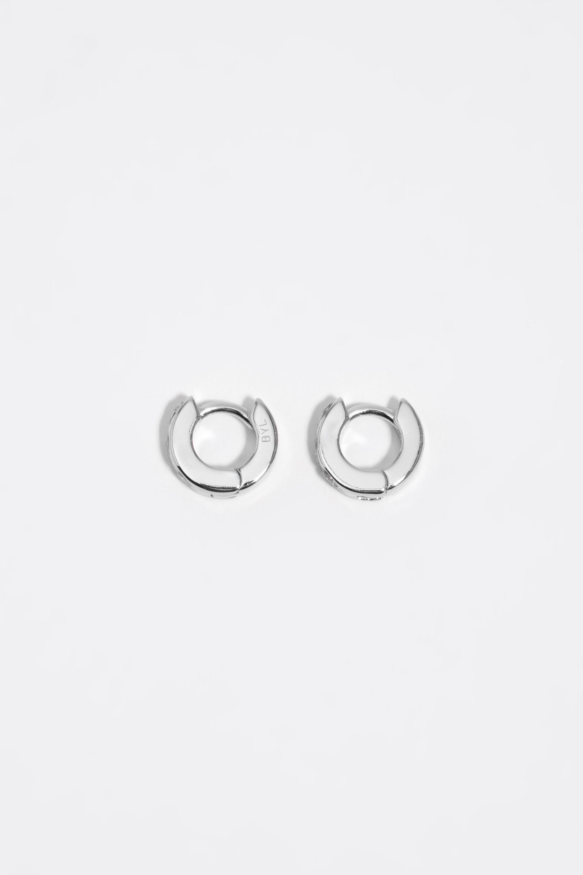 Aretes mini aro con corazón de plata con cristales