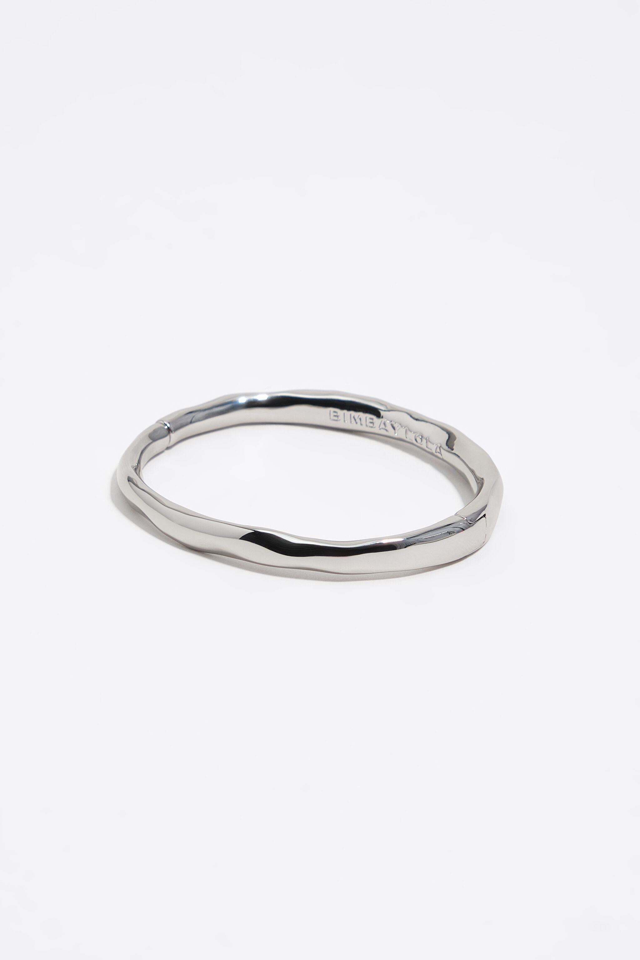 Pulsera de plata irregular
