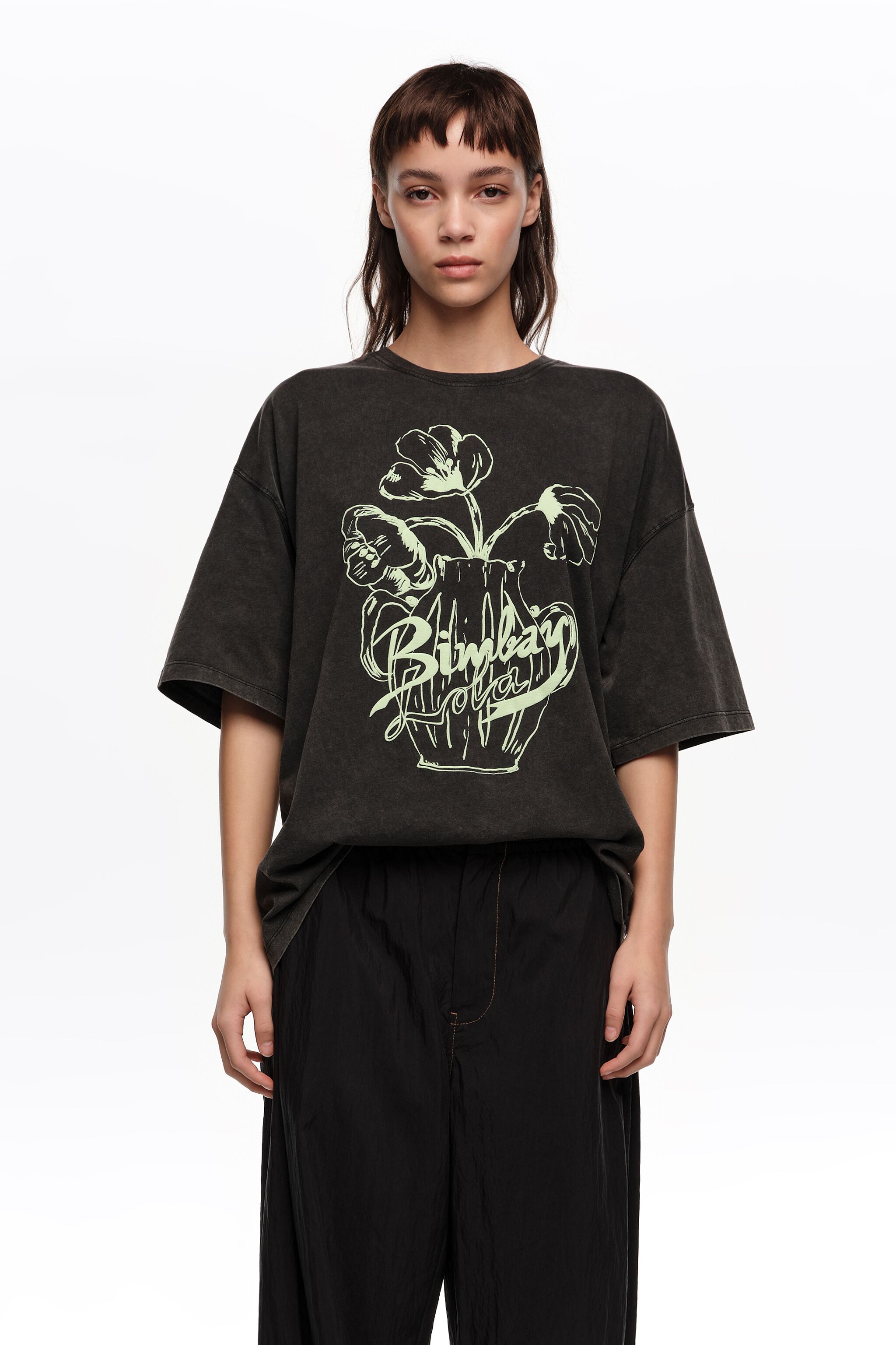 Camiseta de algodón orgánico con estampado floral en relieve