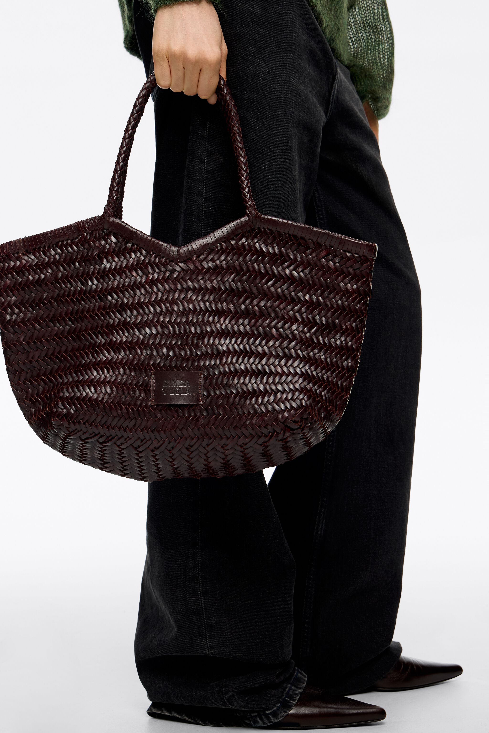 Bolso bandolera de cuero de berenjena trenzado grande