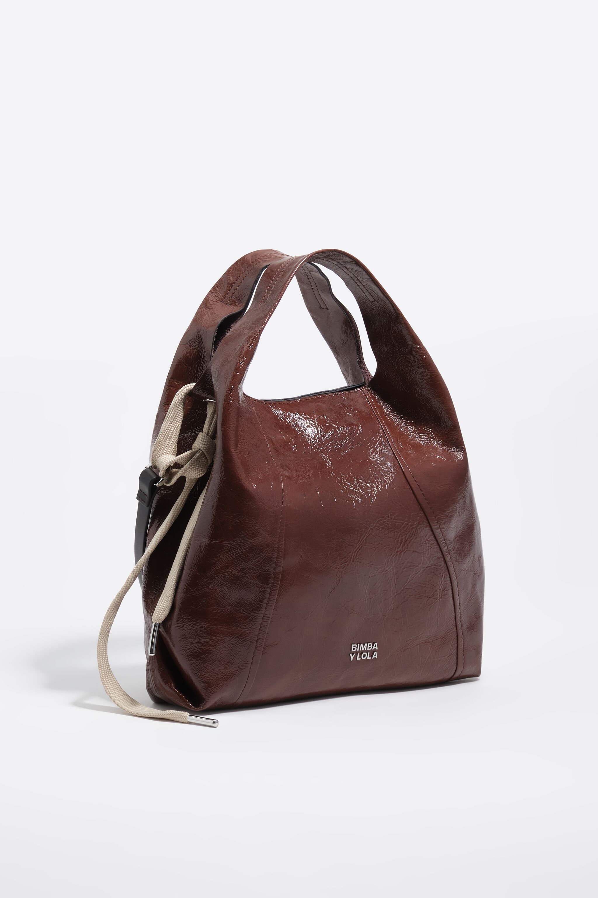 Bolso papel de cuero brillante mediano moca