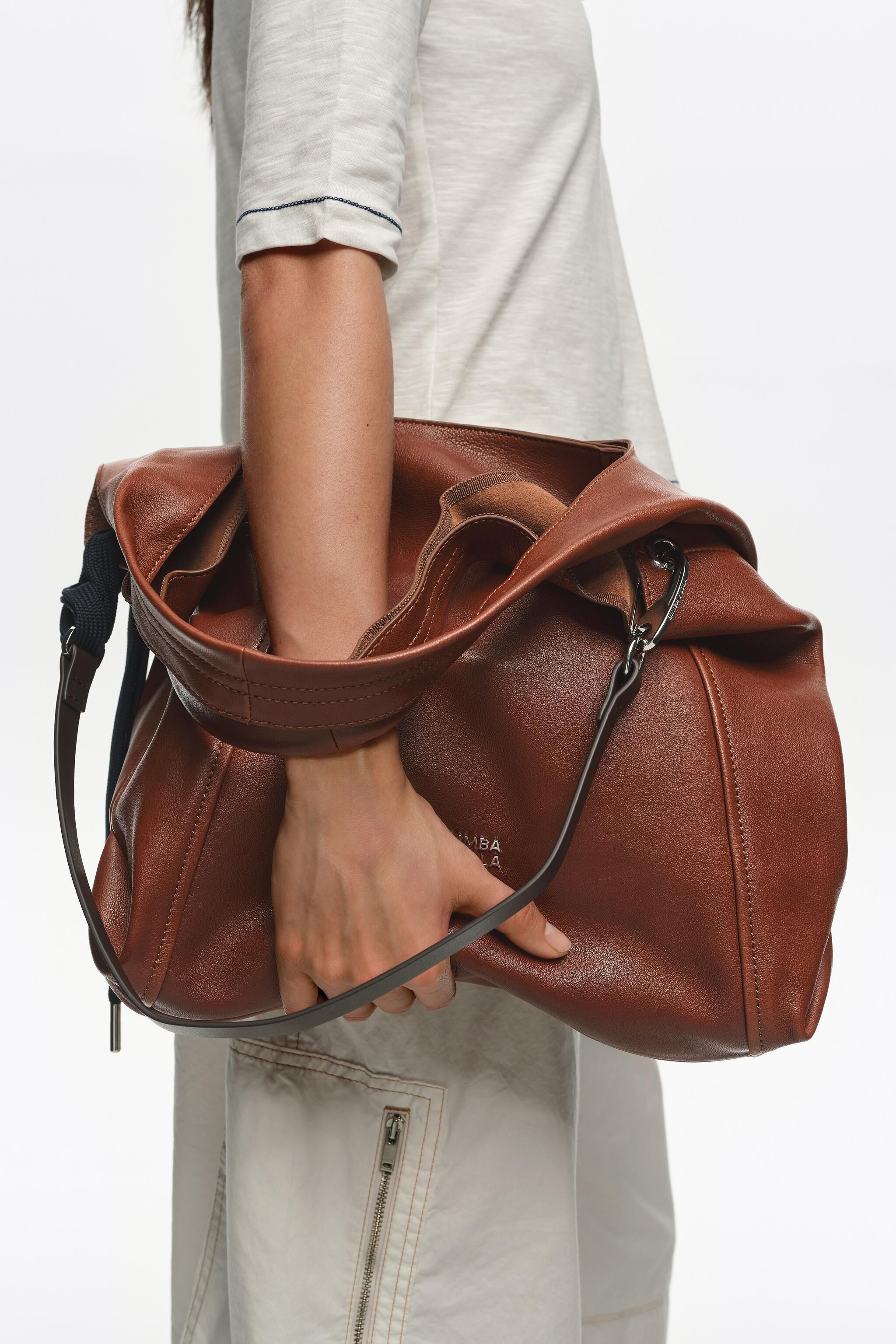 Bolso de papel de cuero marrón oscuro grande