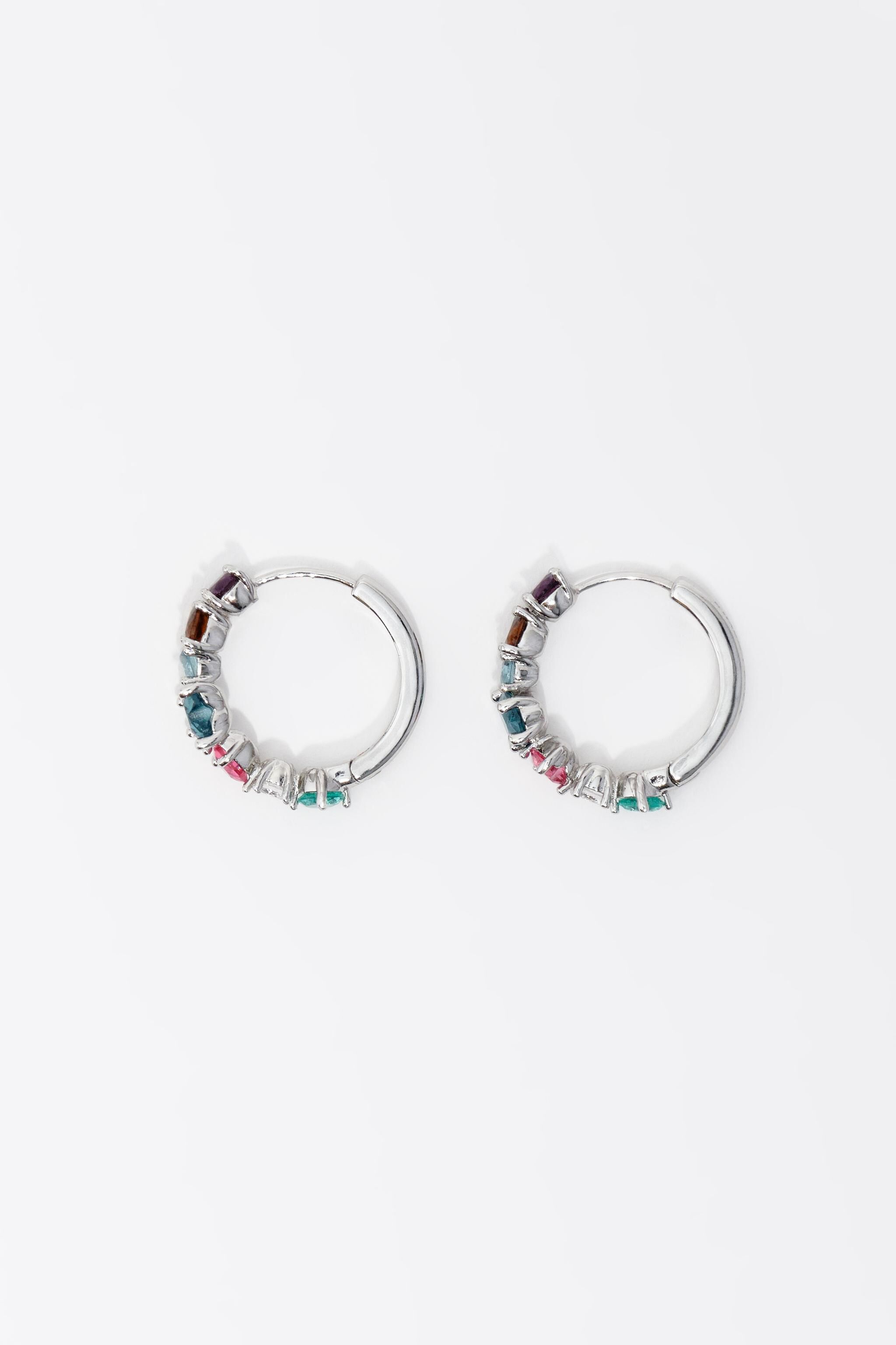 Aretes de aro con cristales en forma de corazón