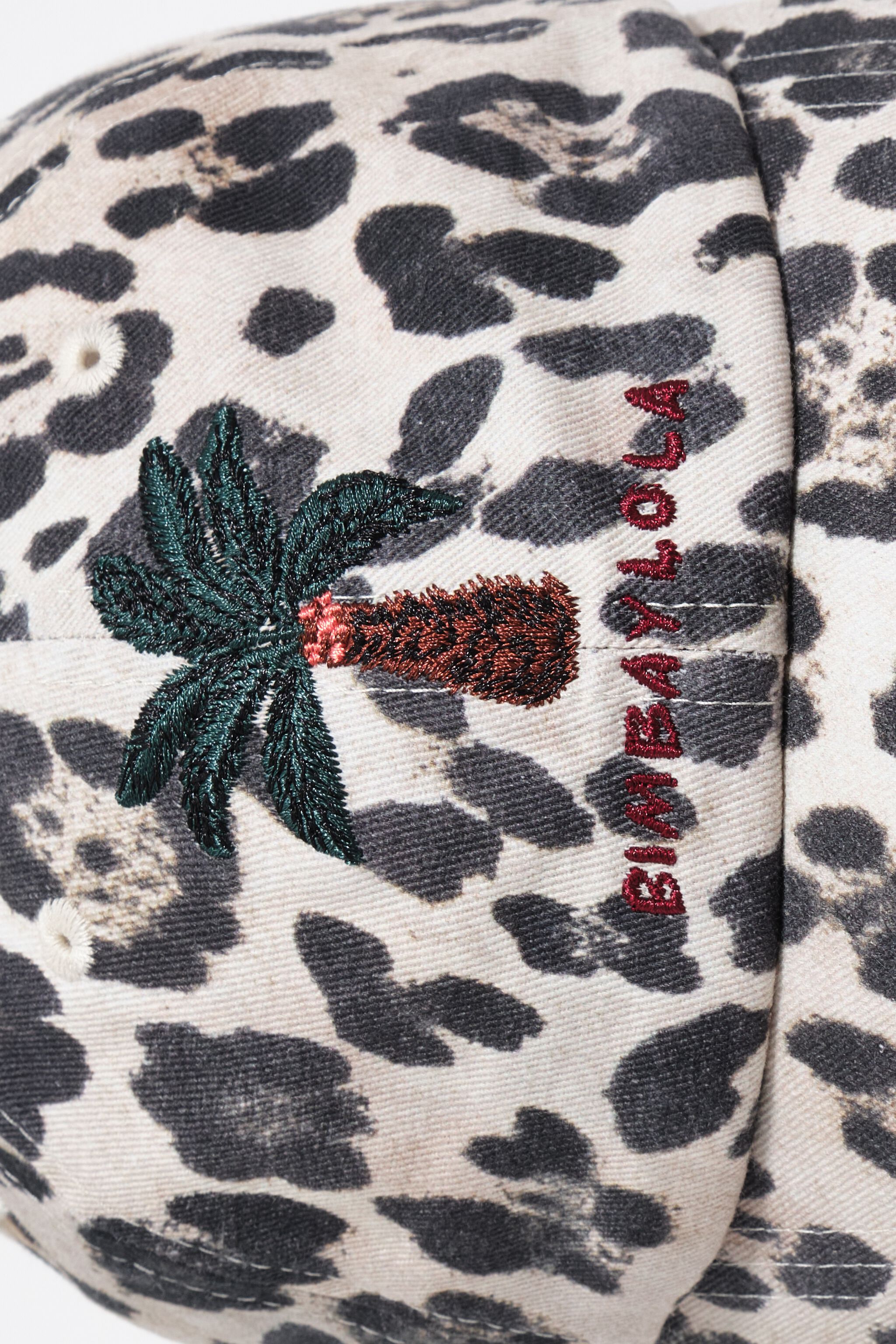 Gorra de algodón con estampado de palmera y leopardo