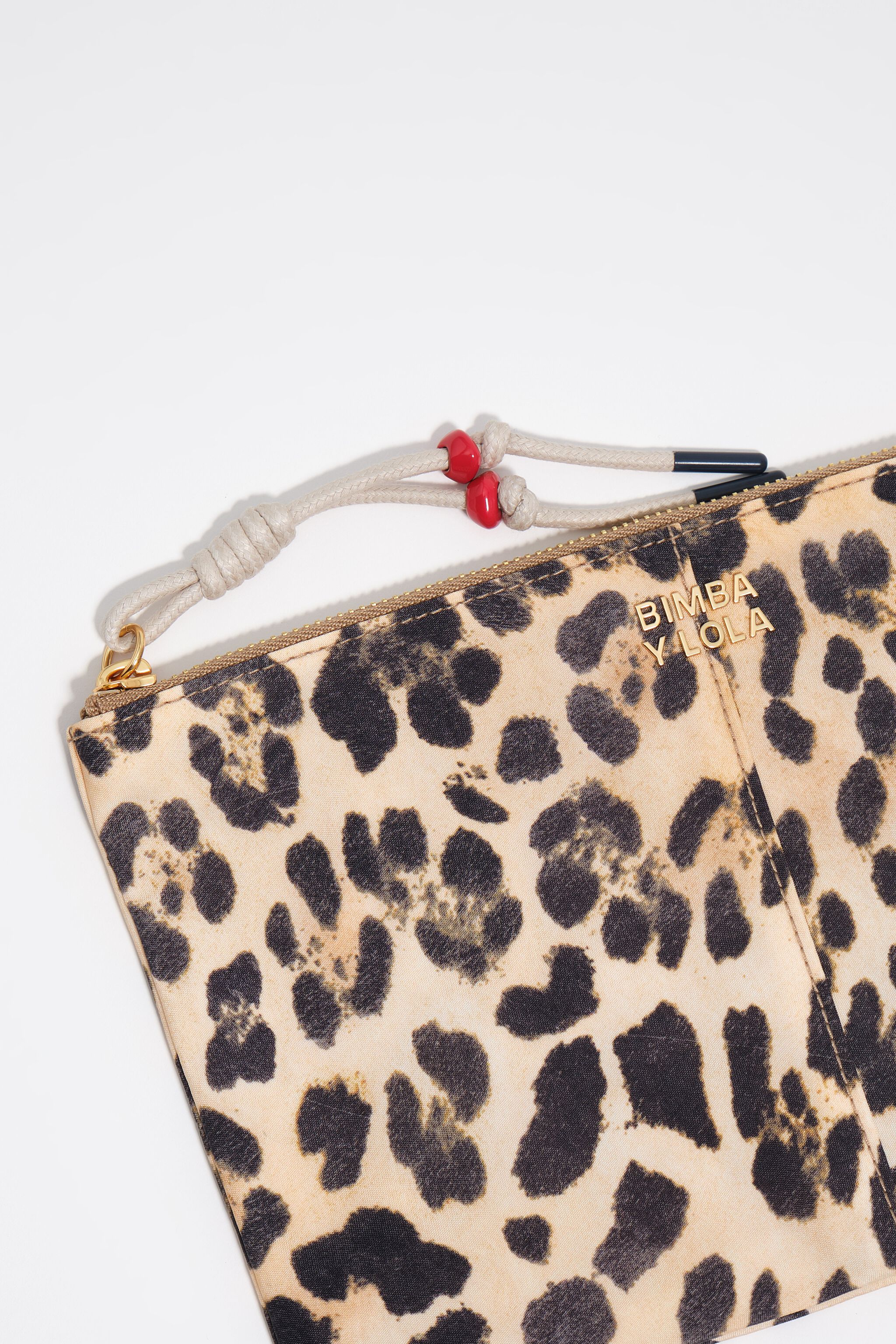 Estuche de maquillaje de nailon con estampado de leopardo natural