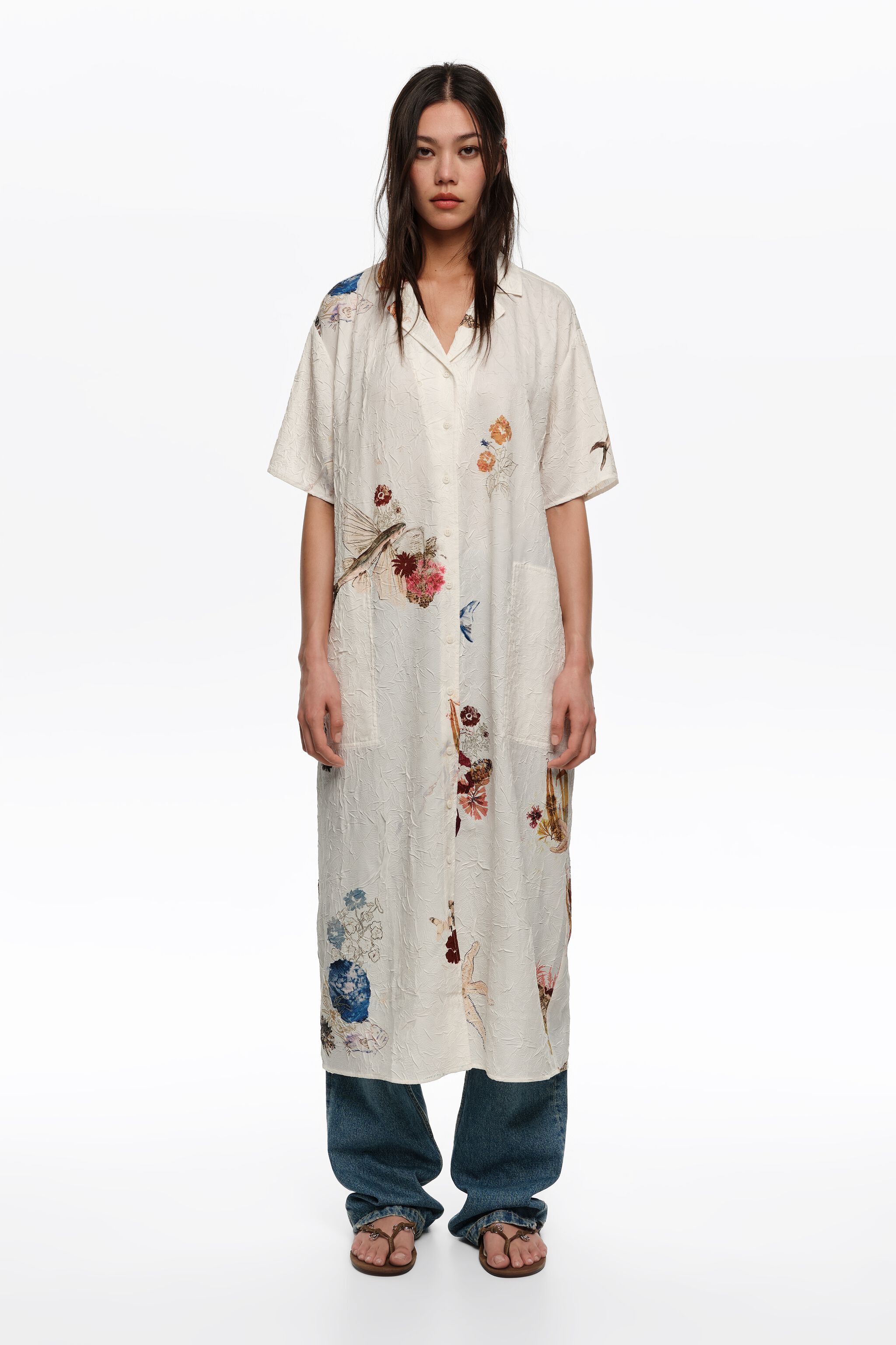 Vestido camisa de tela arrugada color marfil