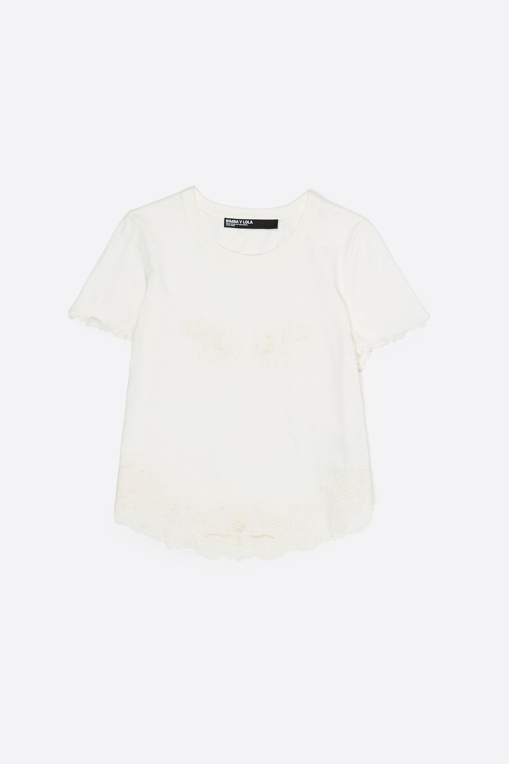 Camiseta beige con bordado