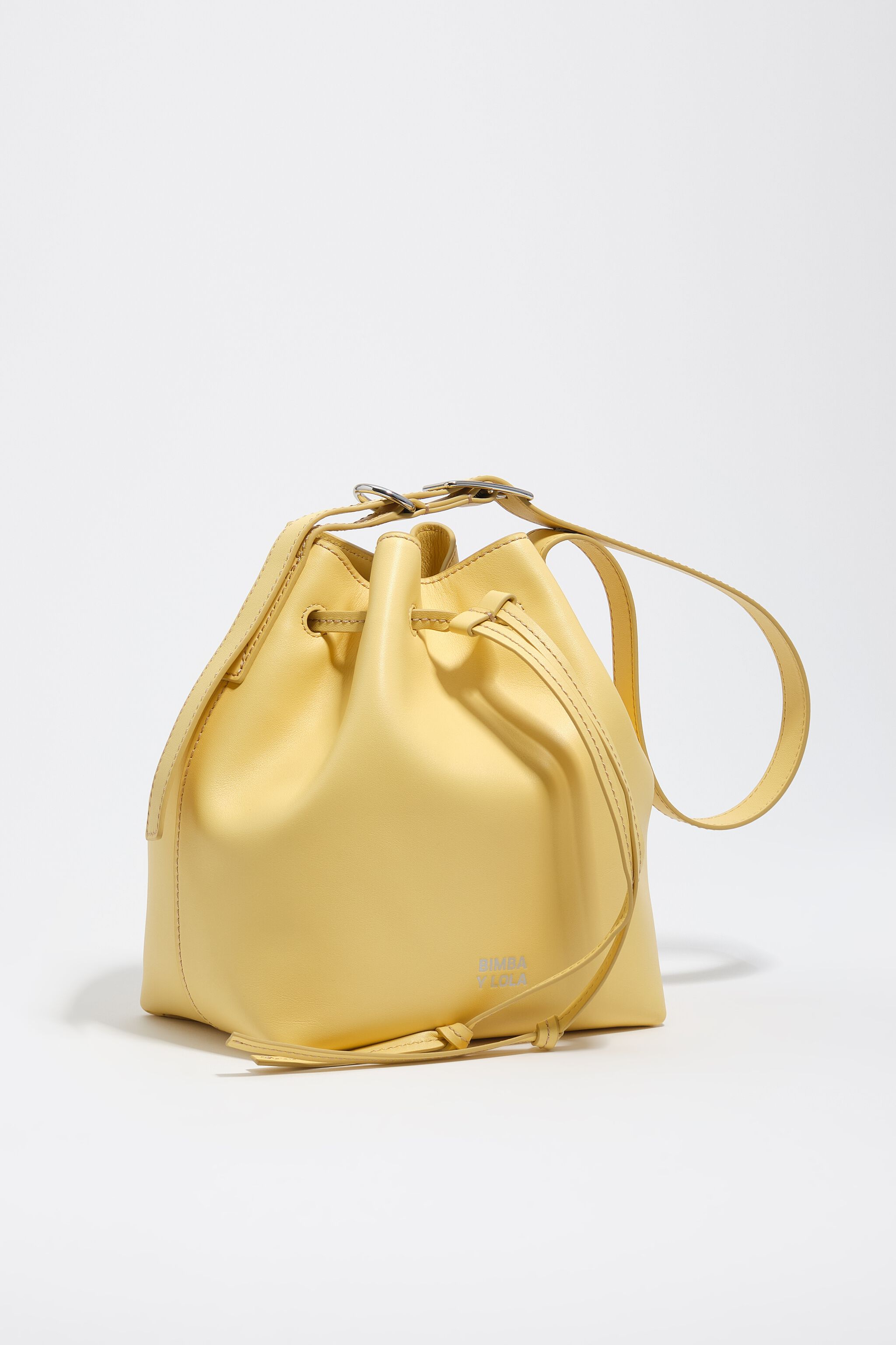 Bolso bandolera Carlino de cuero de plátano grande