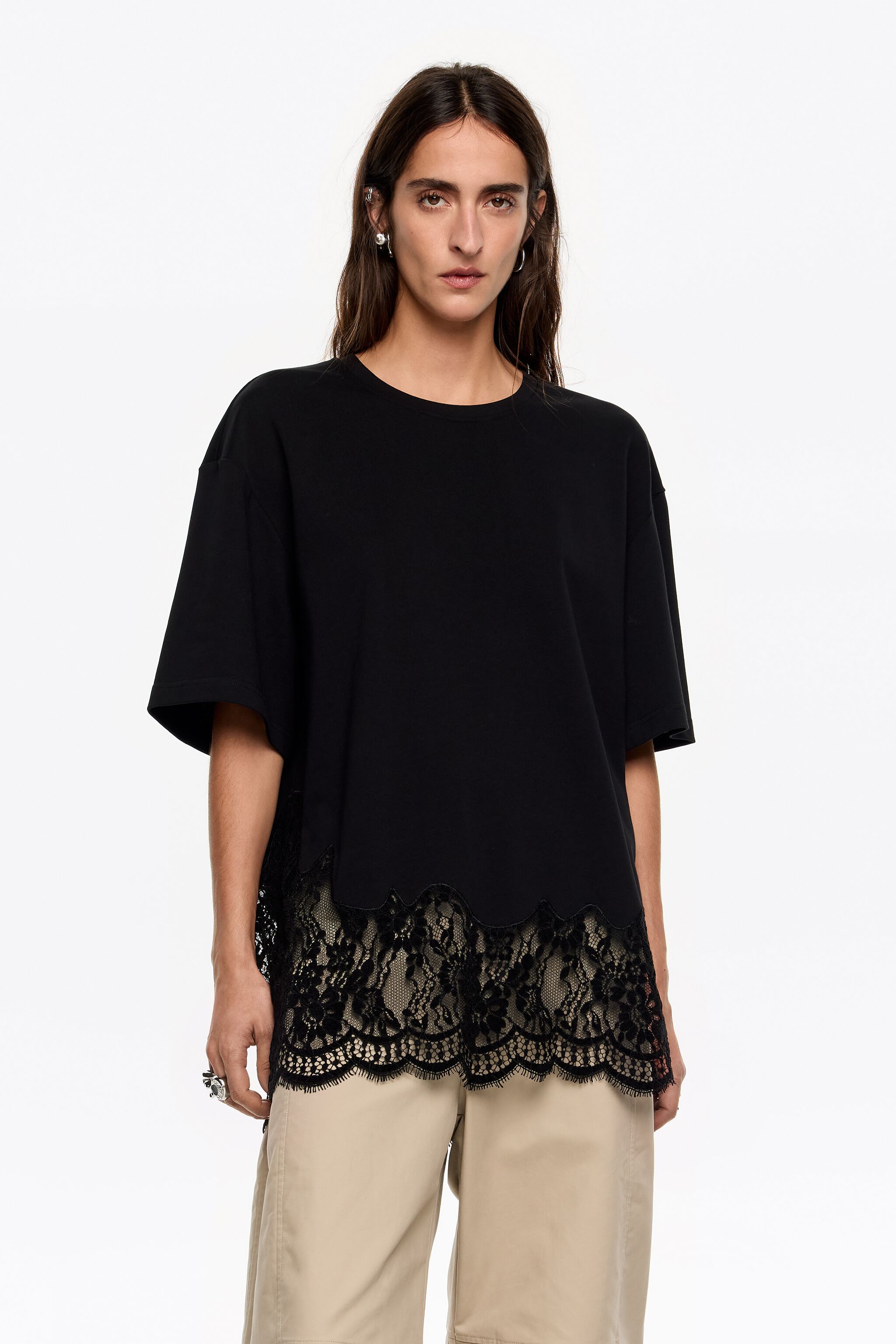 Camiseta de encaje negra oversize
