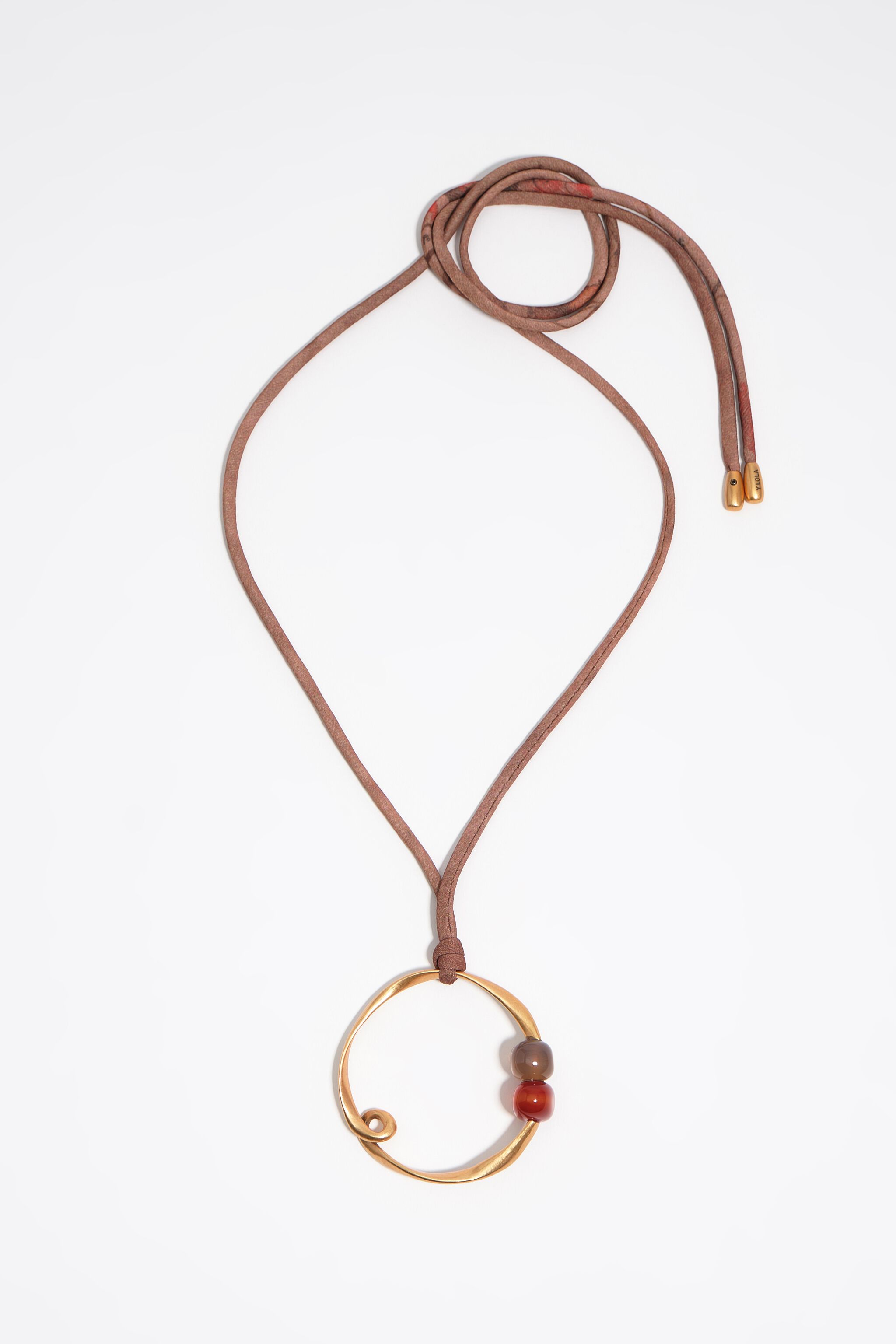 Collar con piedras de oro mate irregulares