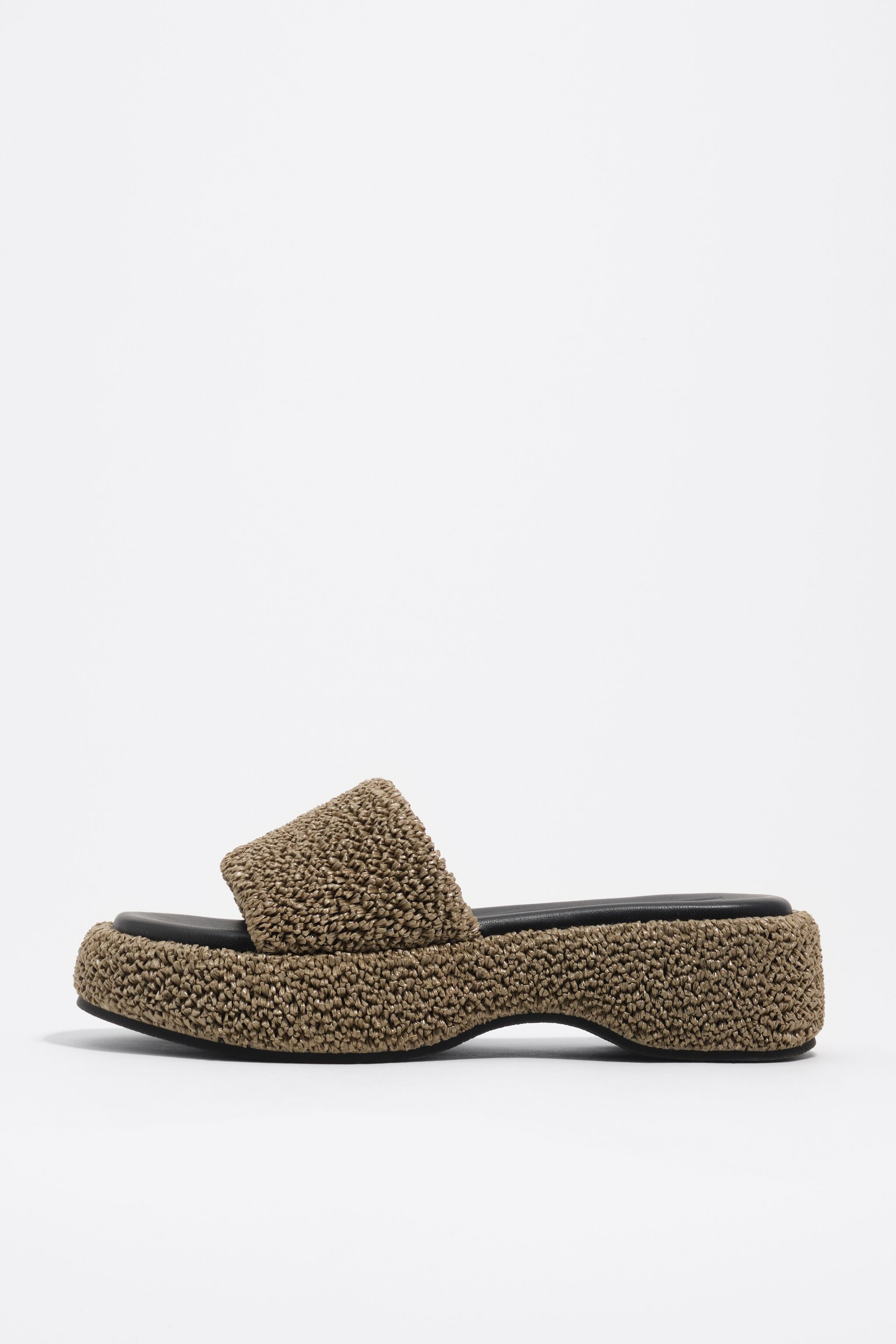 Sandal de plataforma de tela verde