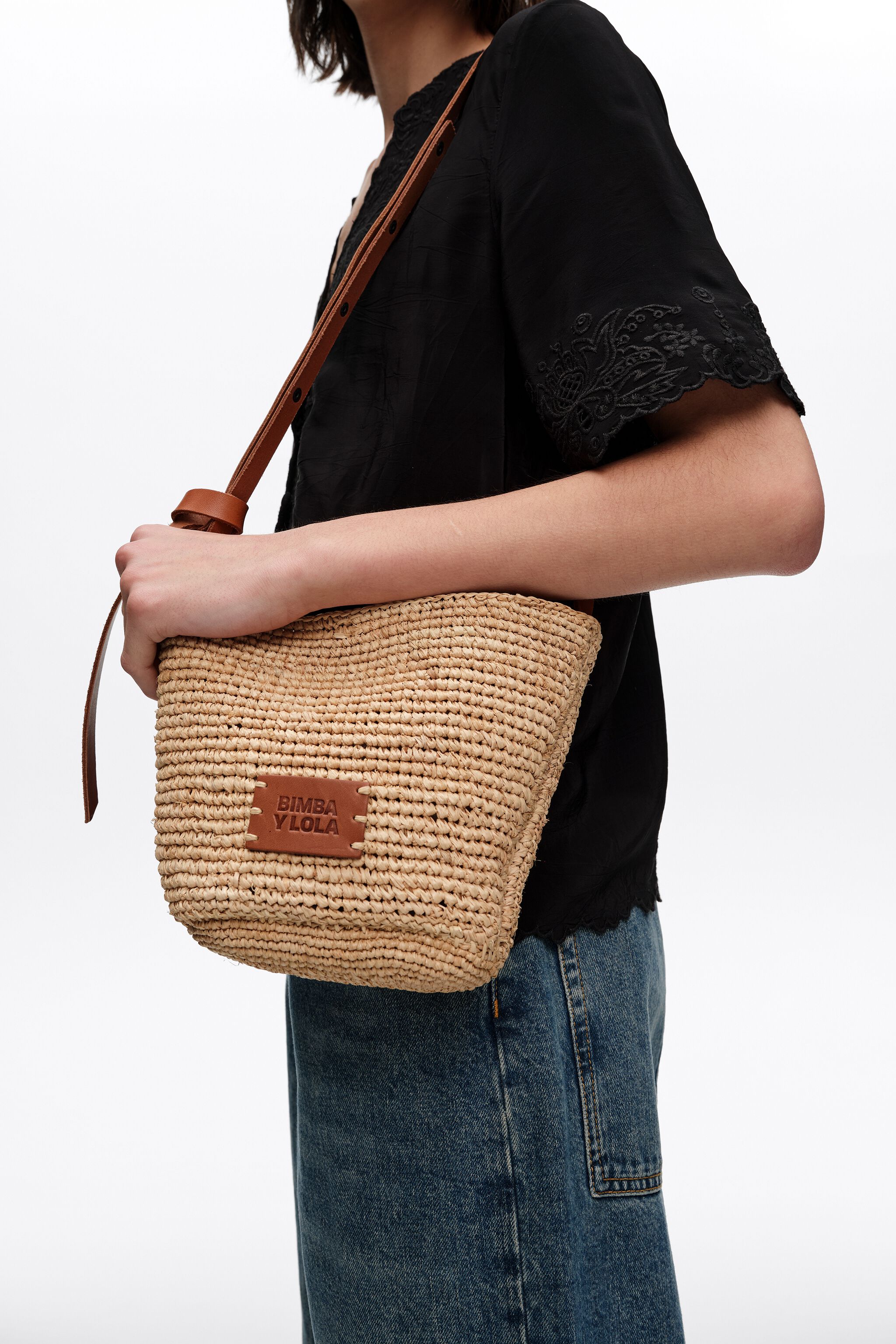 Bolso tejido de rafia natural pequeño