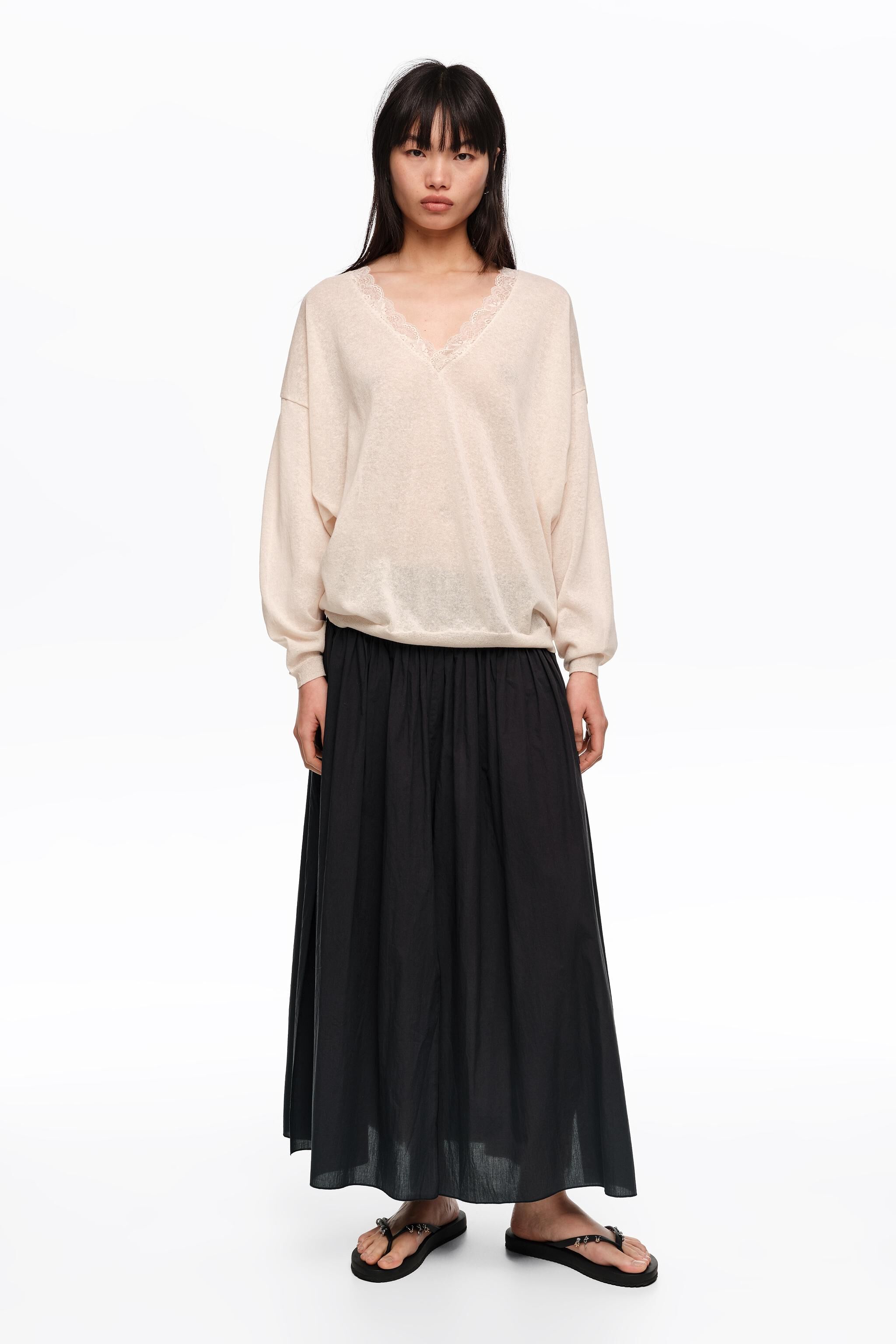 Falda maxi en forma de A negra con ranura