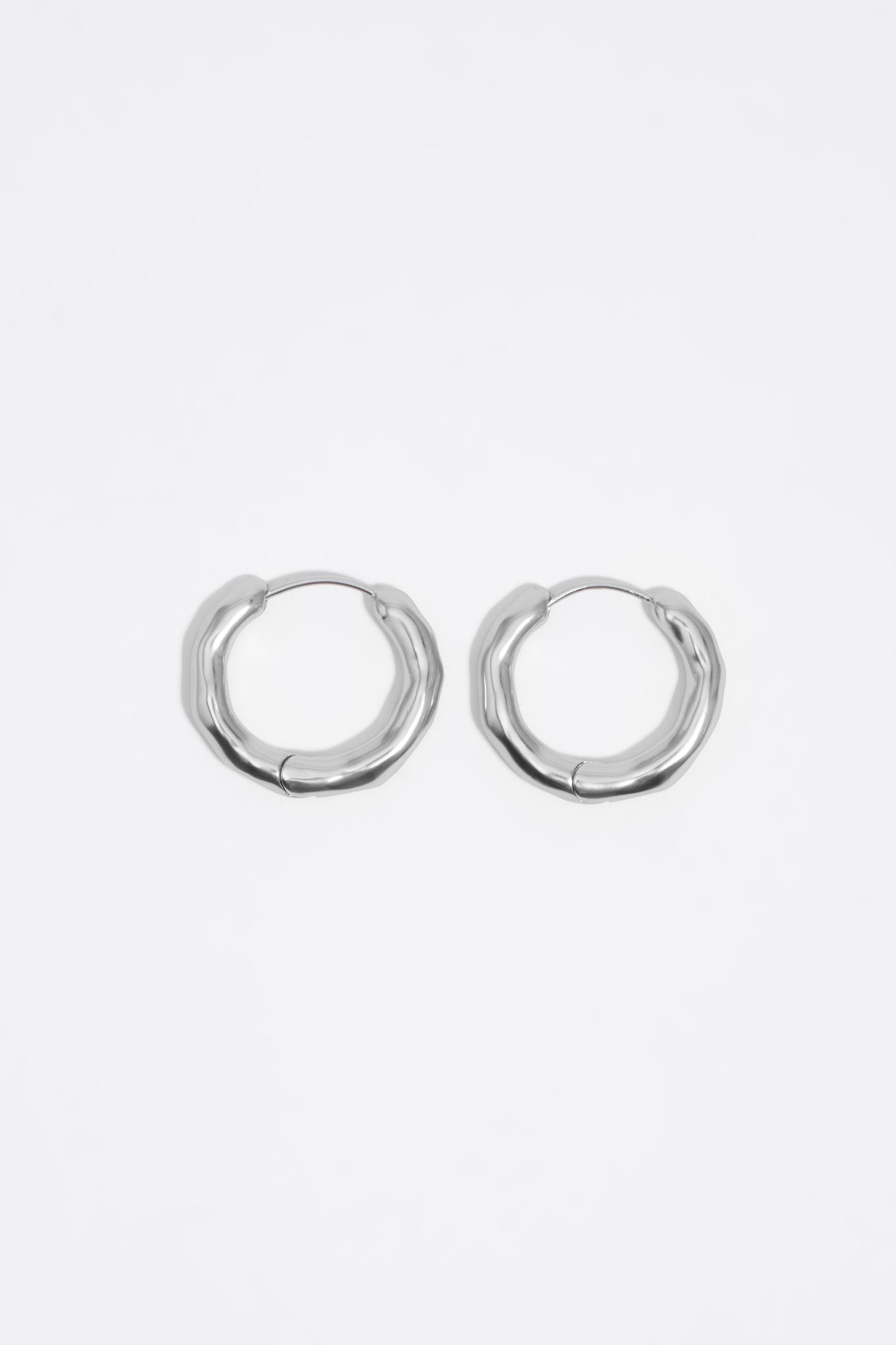 Aretes de aro irregulares de plata