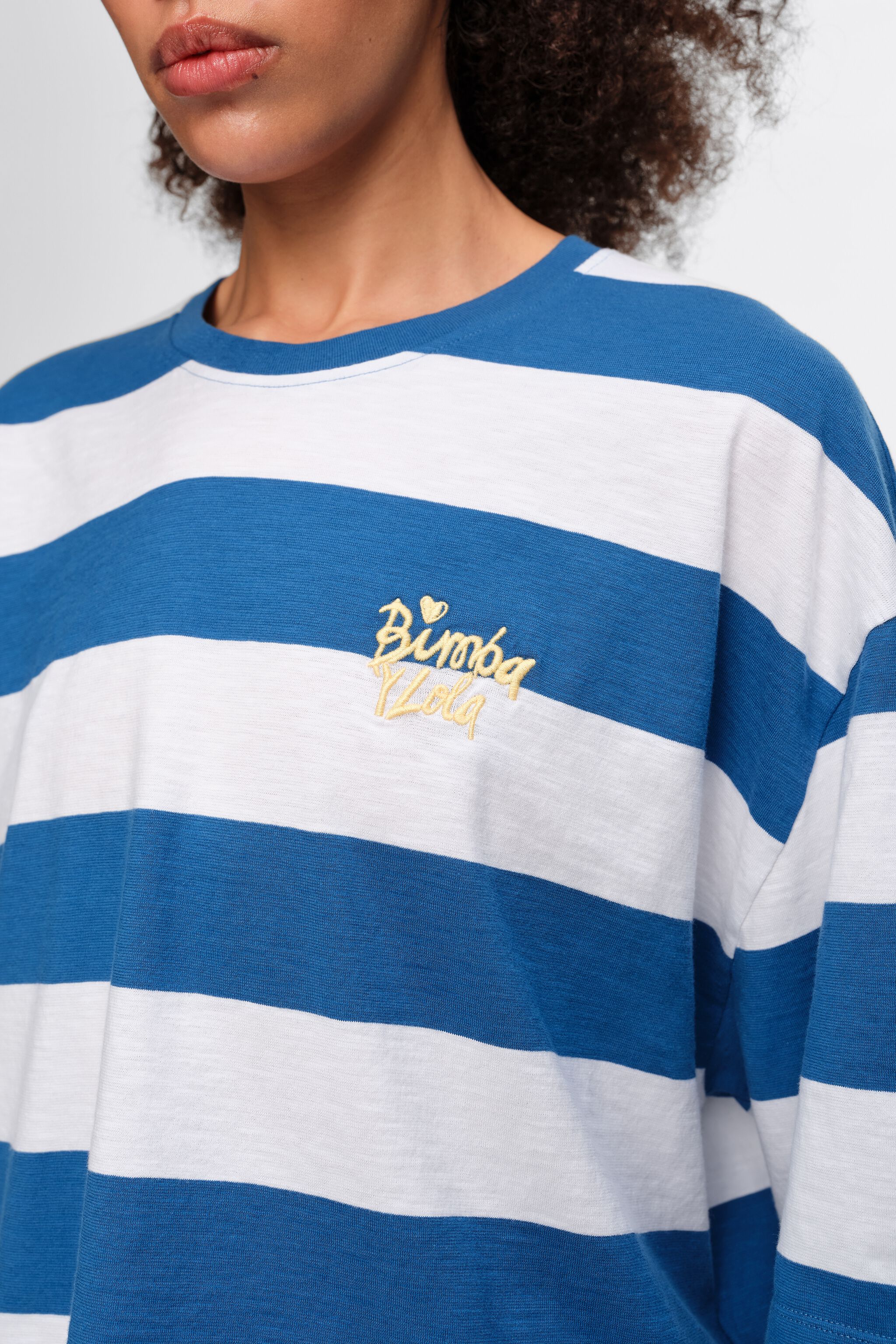 Camiseta holgada de algodón con rayas marrones