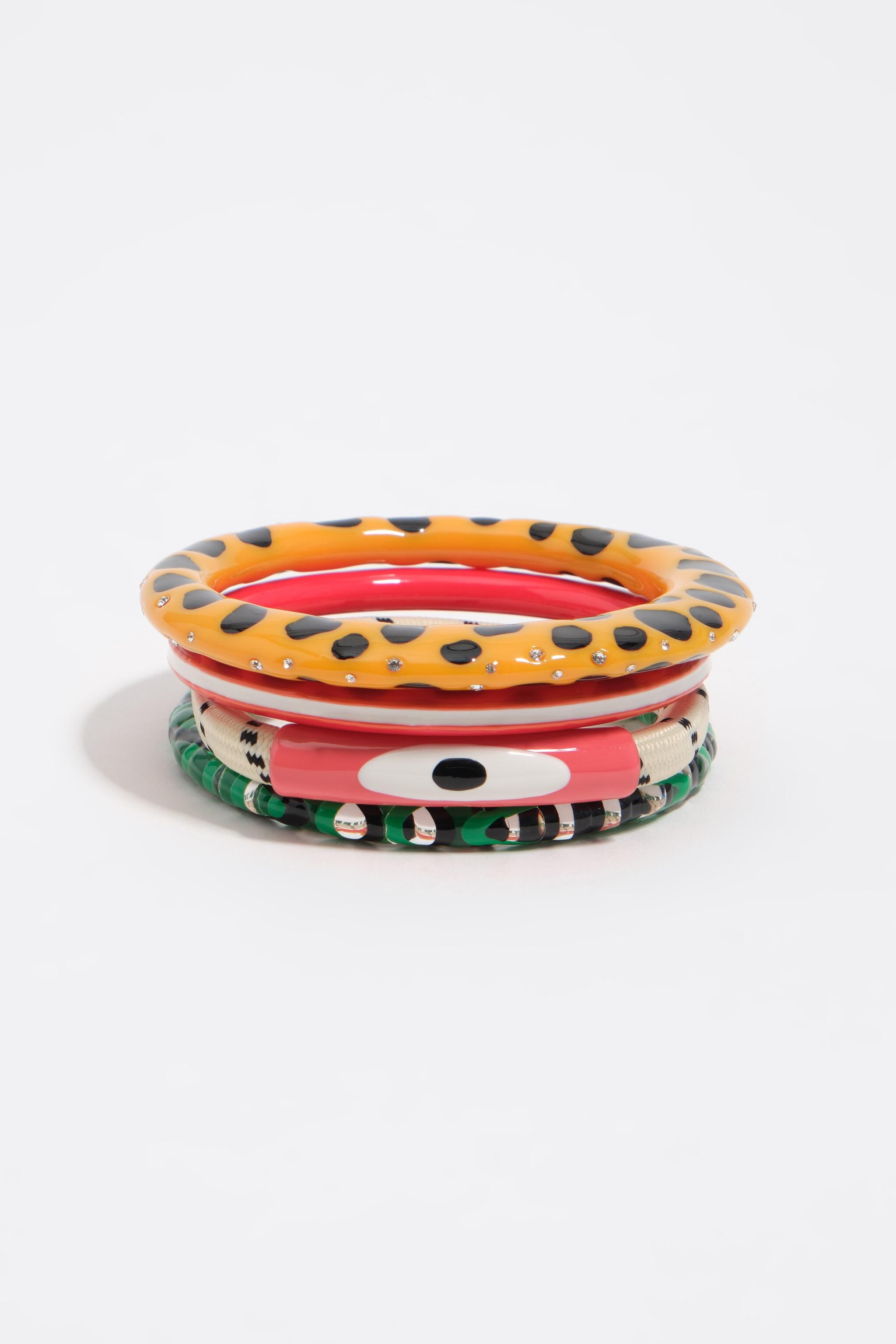 Conjunto de brazaletes de resina con textura multicolor