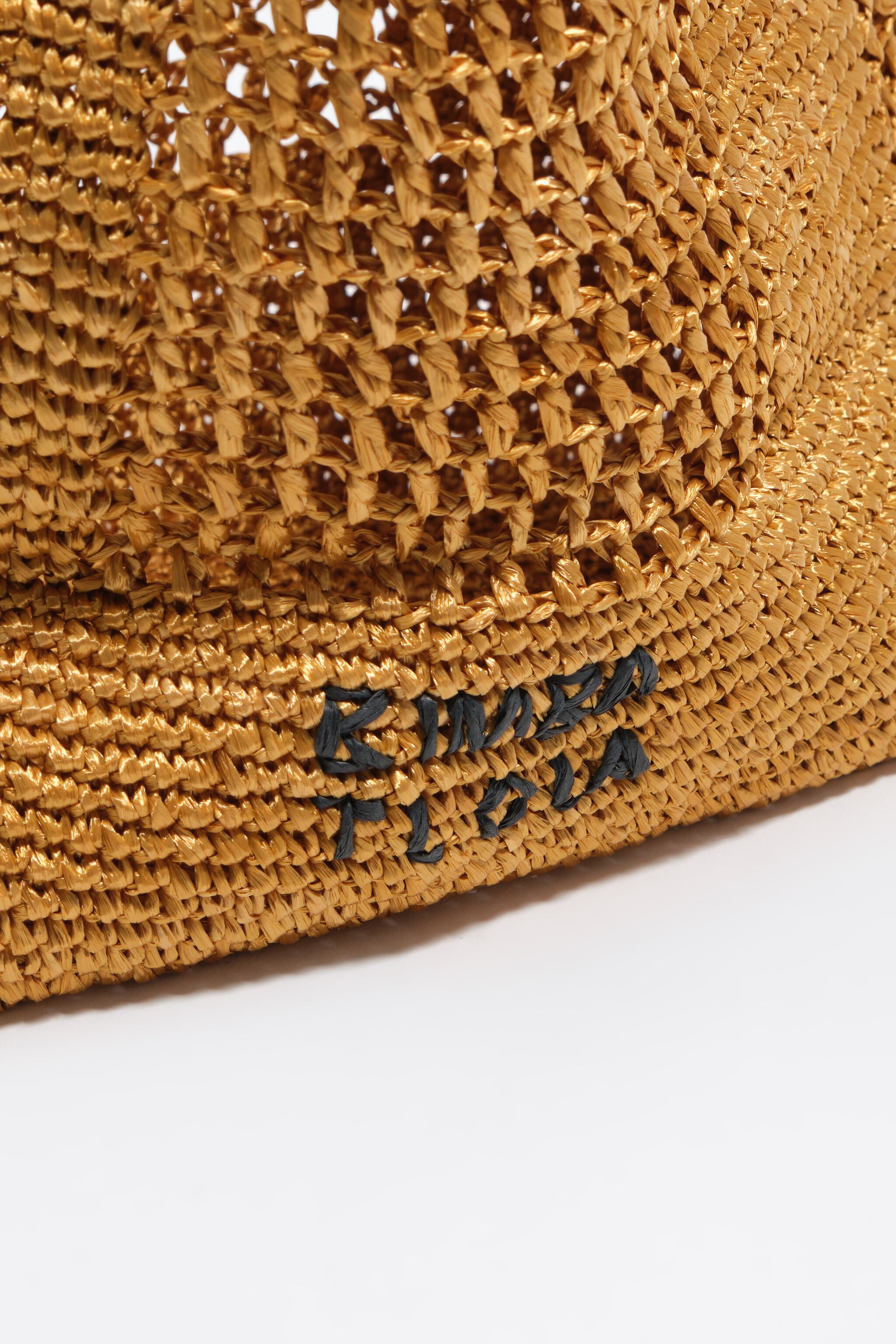 Bolso de hombro dorado grande