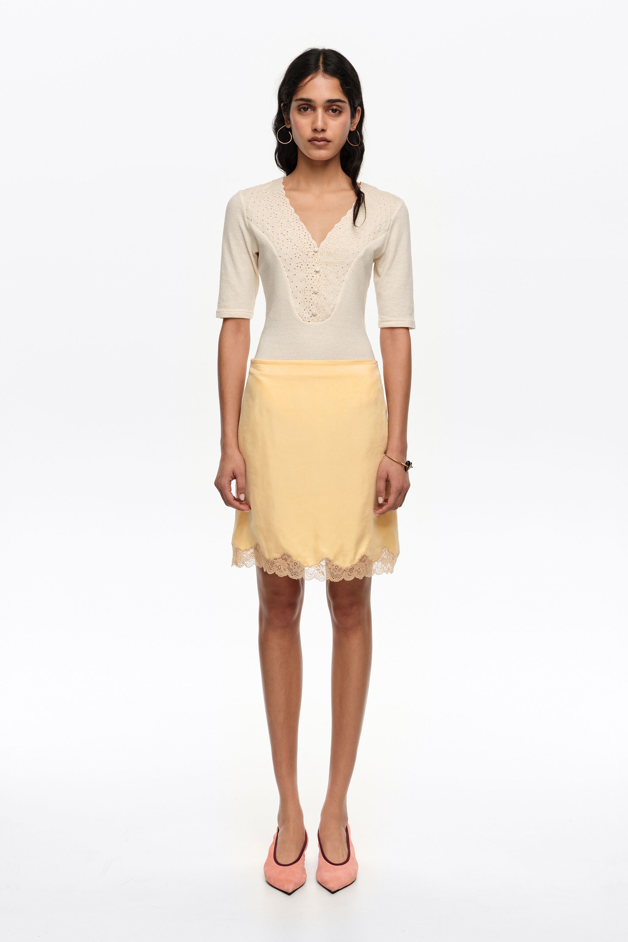 Minifalda de encaje amarillo