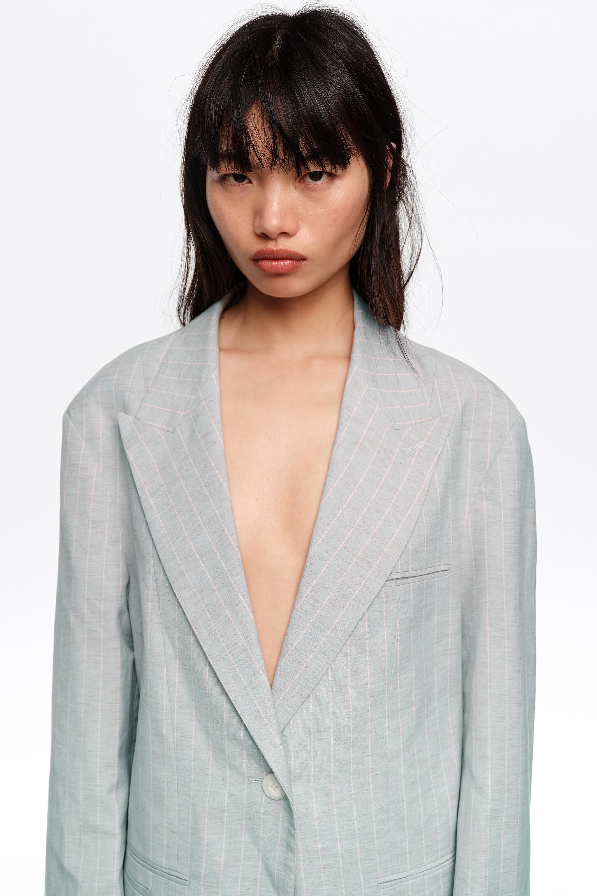 Chaqueta entallada oversize de gris claro con rayas