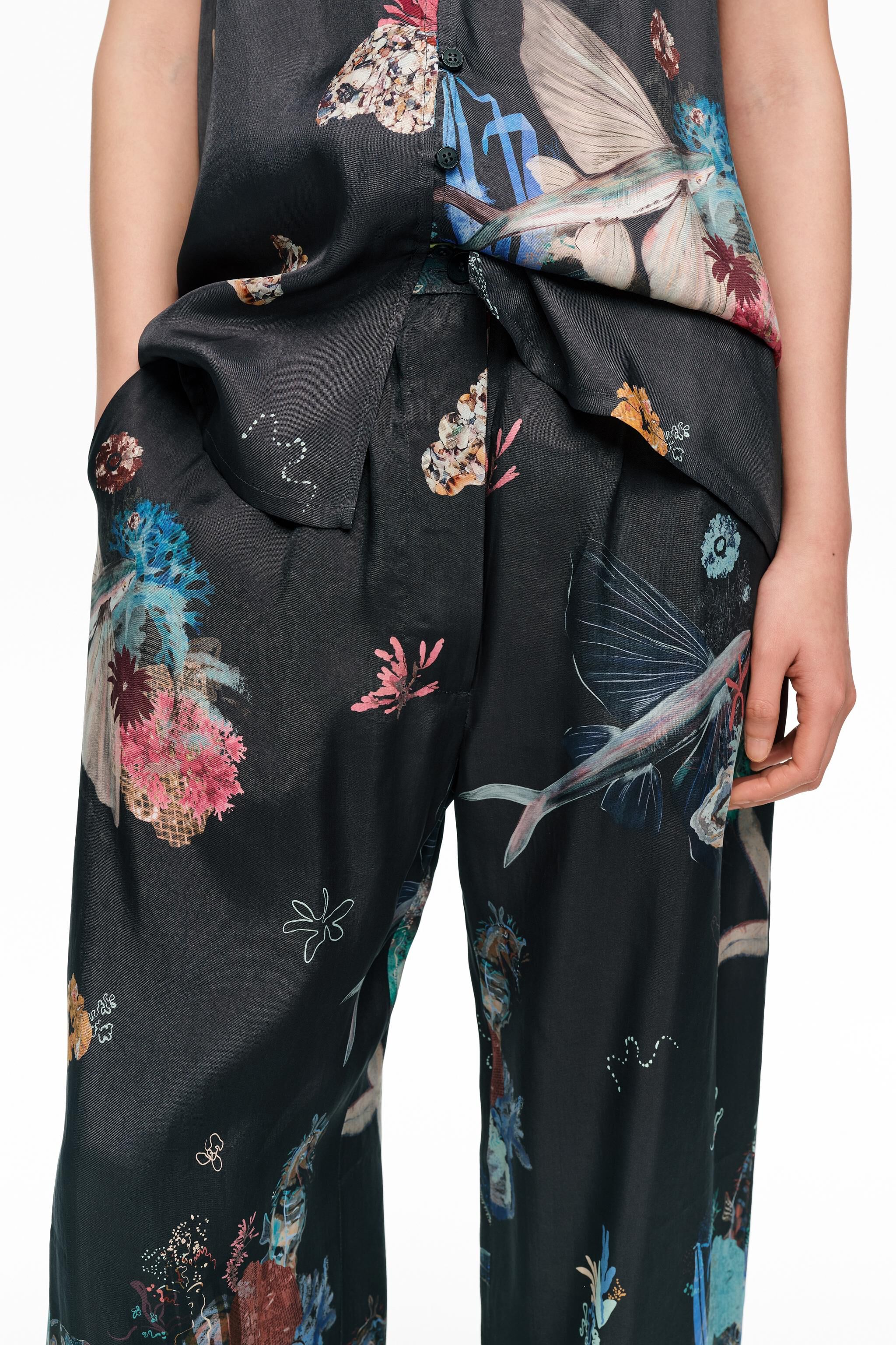 Pantalones jogger antracita de fondo marino