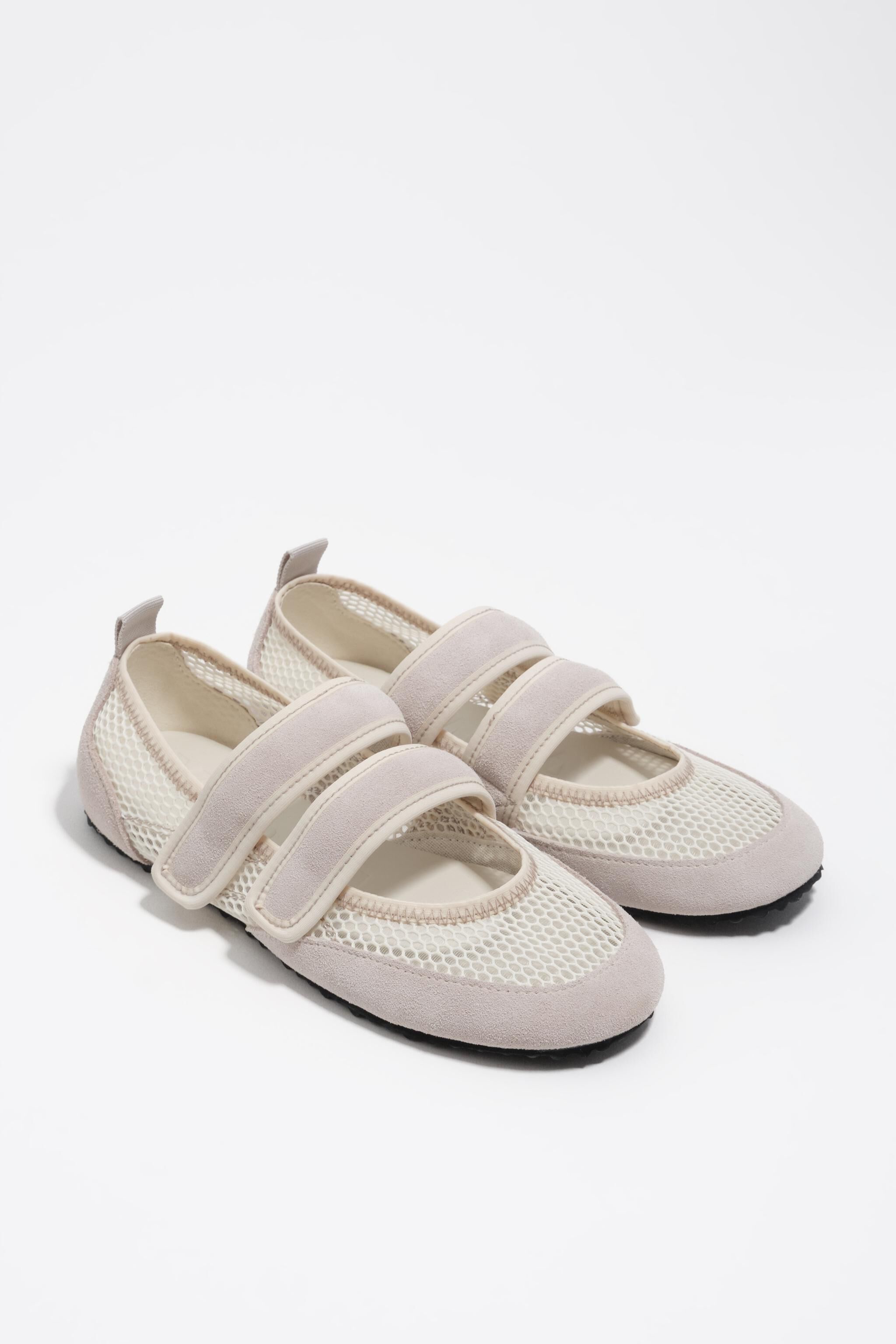 Ballerina deportiva de velcro blanco