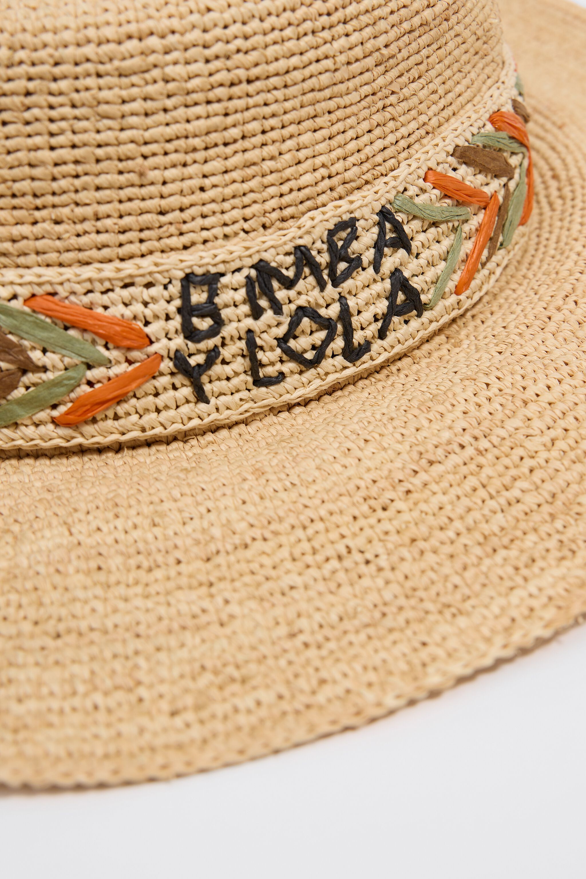 Boina de rafia con cinta bordada multicolor