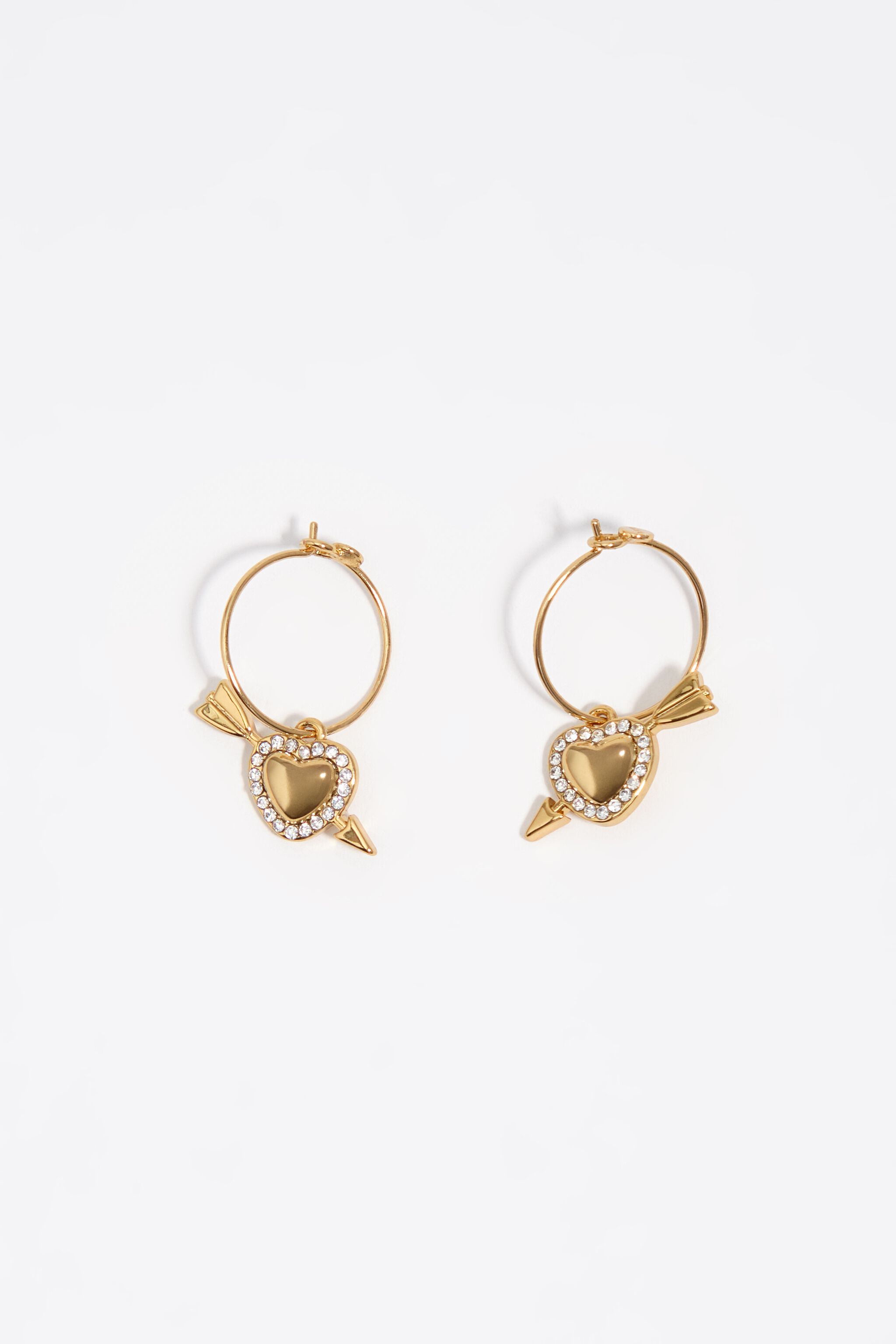 Aretes de aro con corazón y flecha dorado