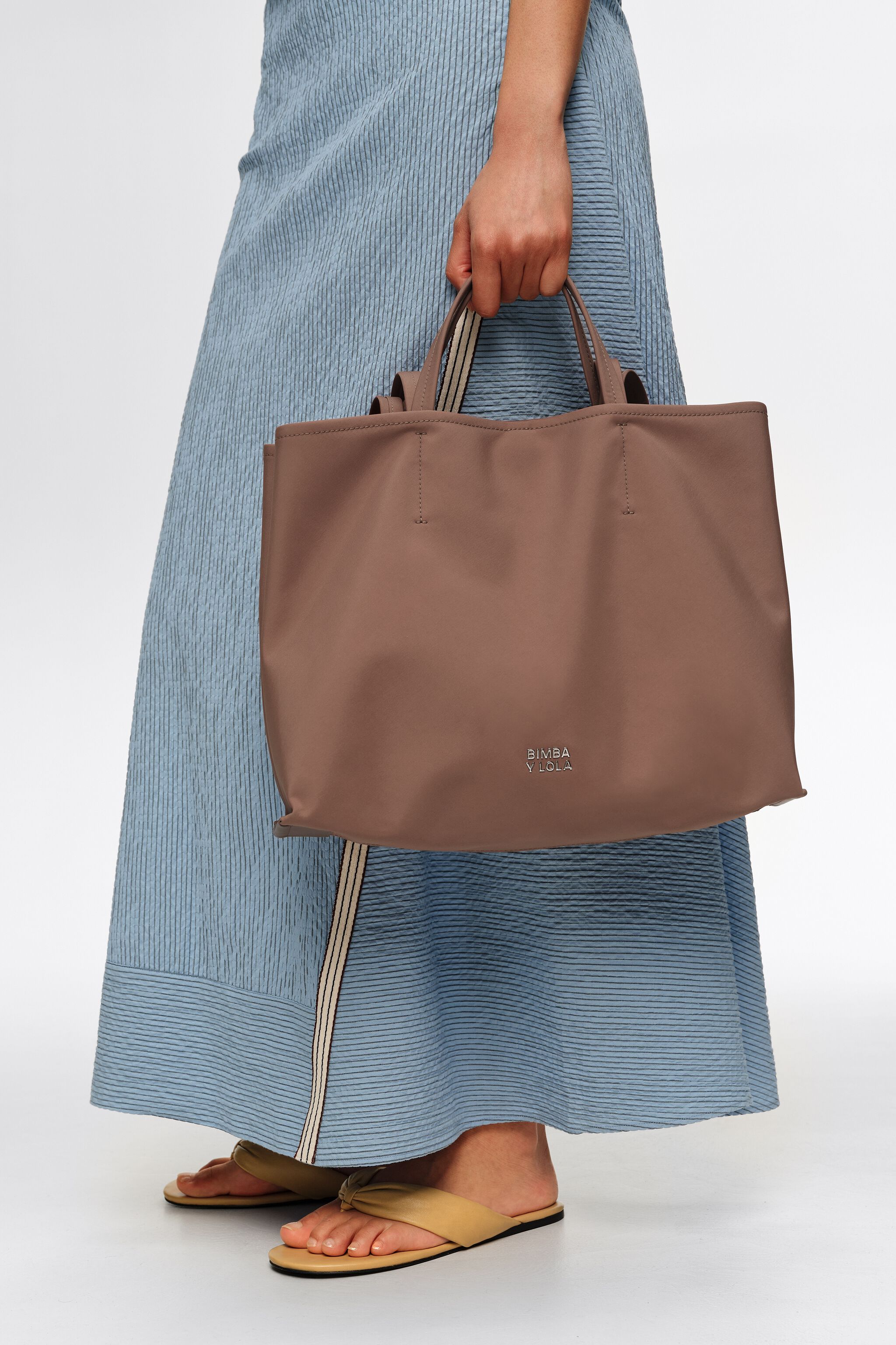 Bolso shopper de cuero turrón grande