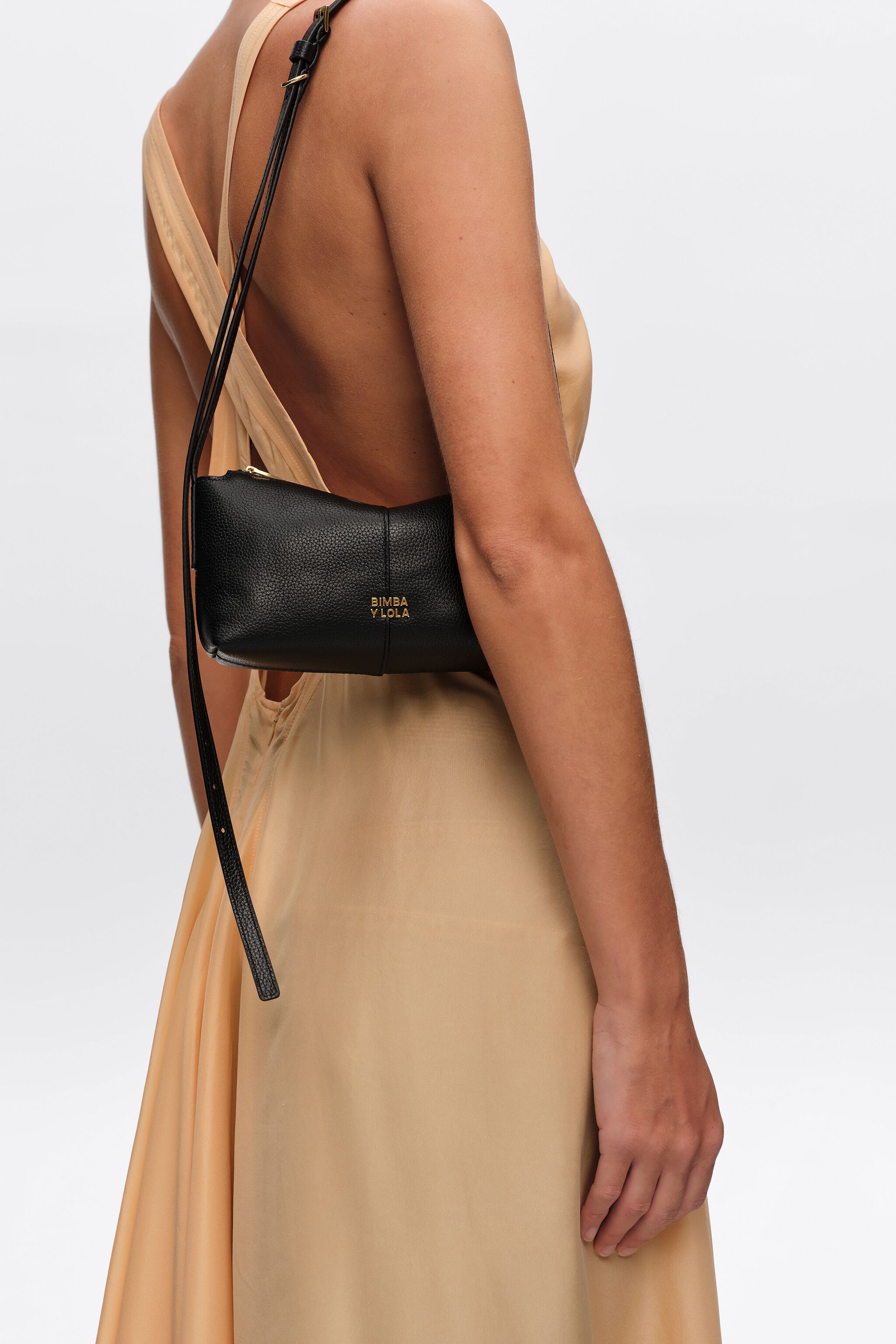 Bolso de cuero negro mini