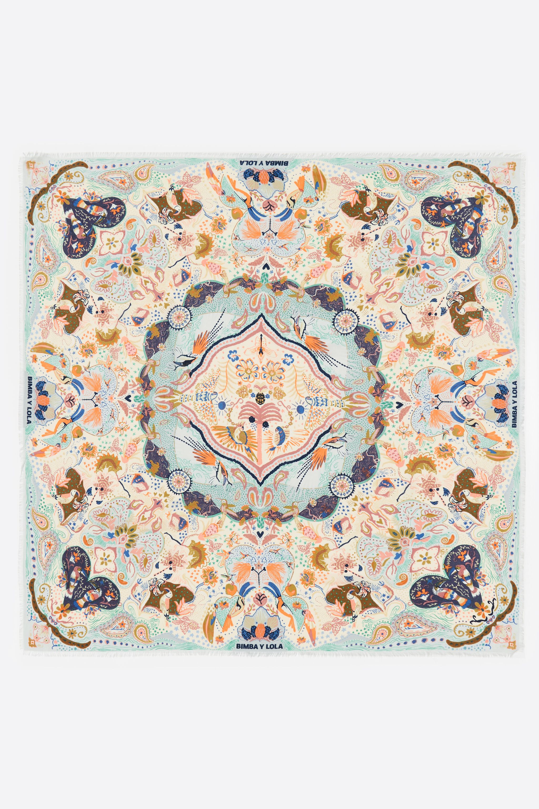 Pañuelo circular con composición de pájaros tropicales azules