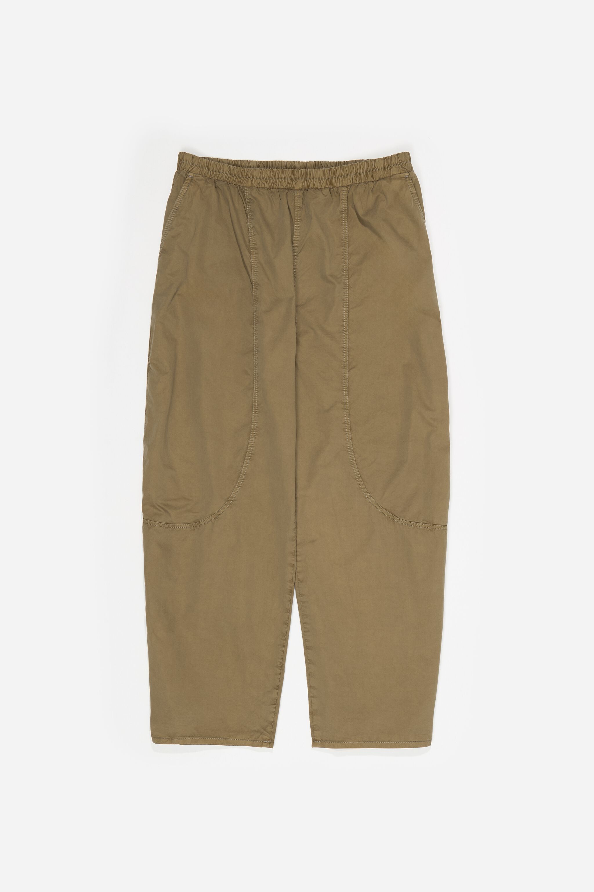 Pantalones jogger de camello con puntadas decorativas
