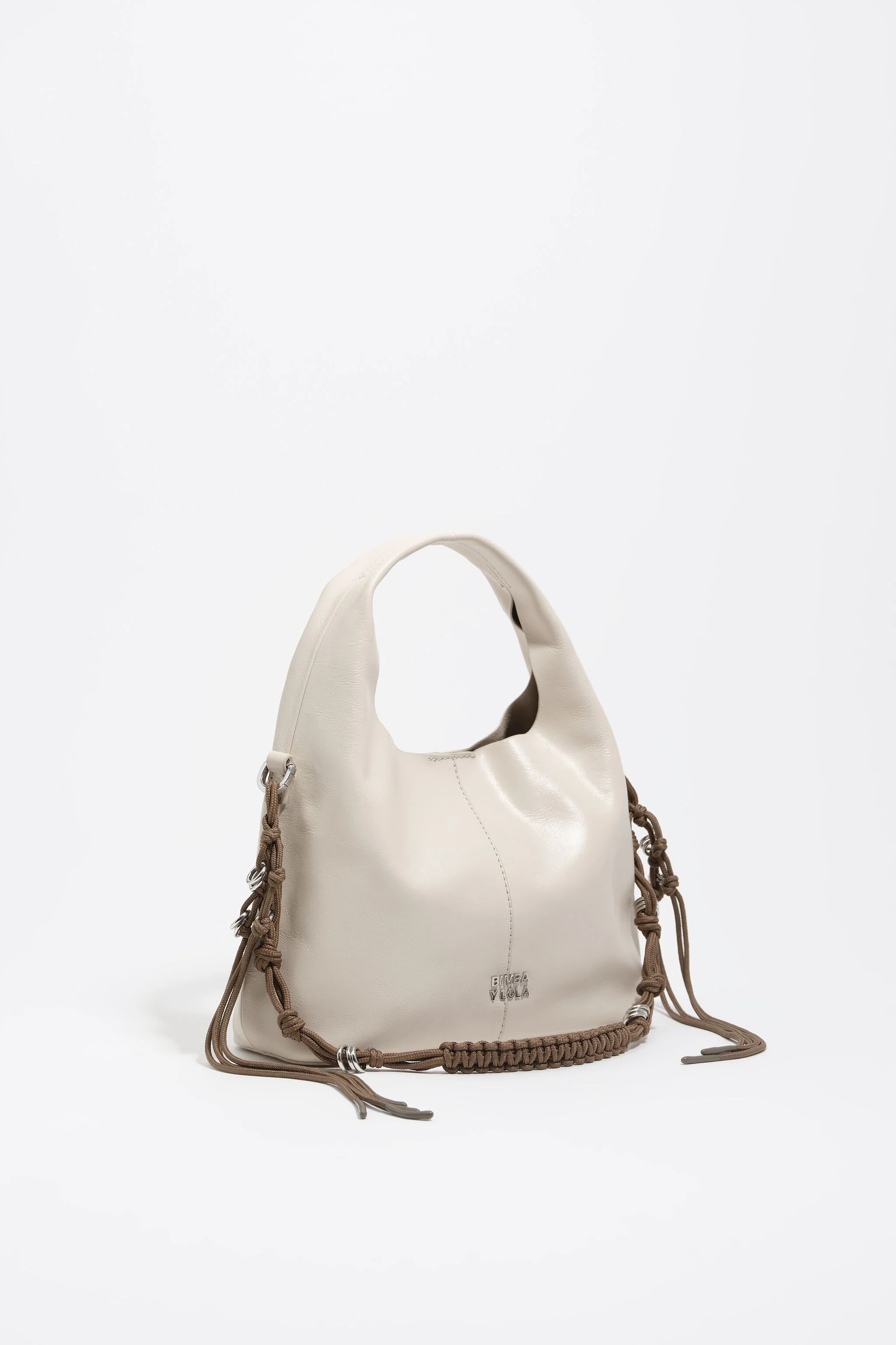 Bolso de papel con asa trenzada de cuero brillante marfil