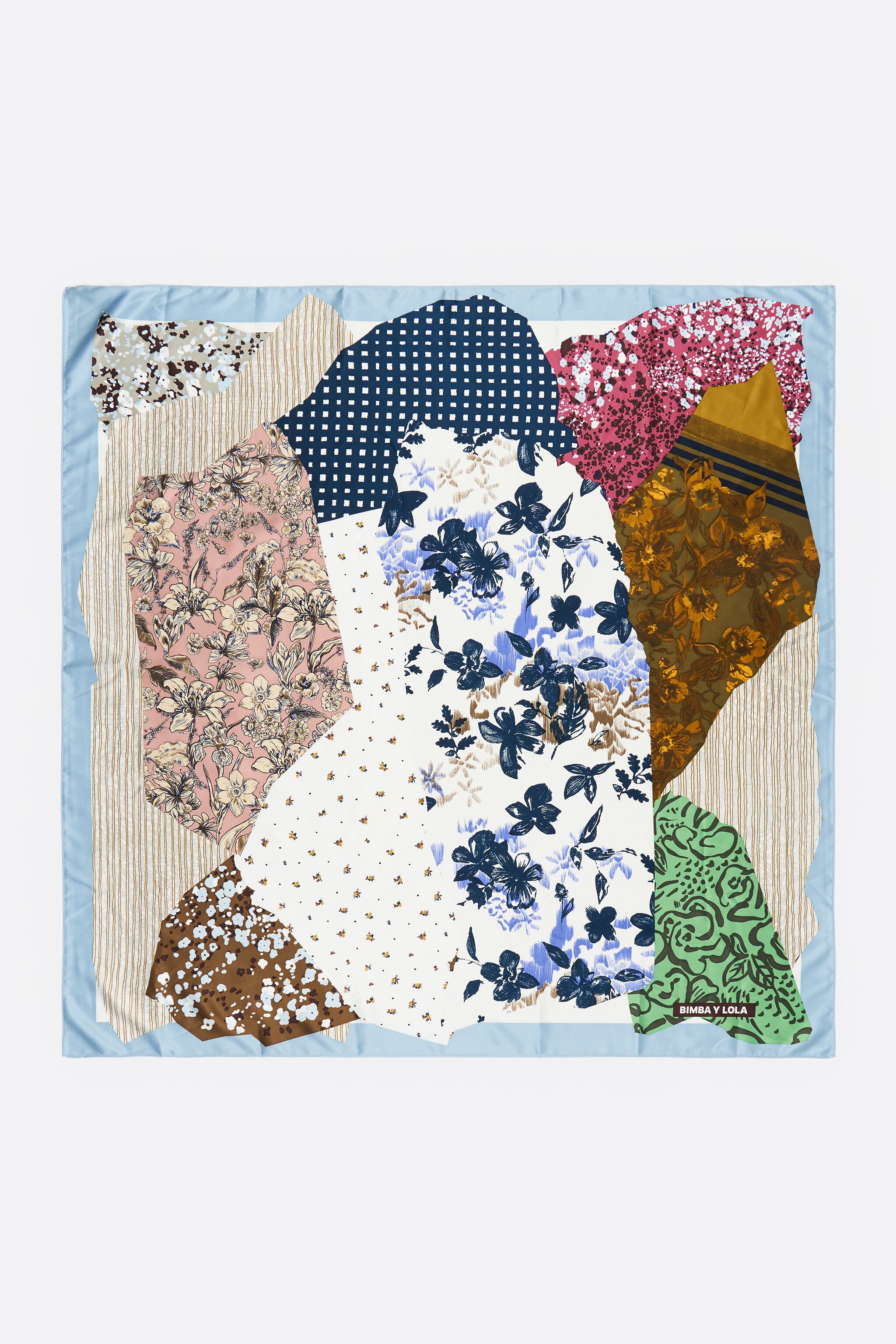 Pashmina con estampado de collage azul