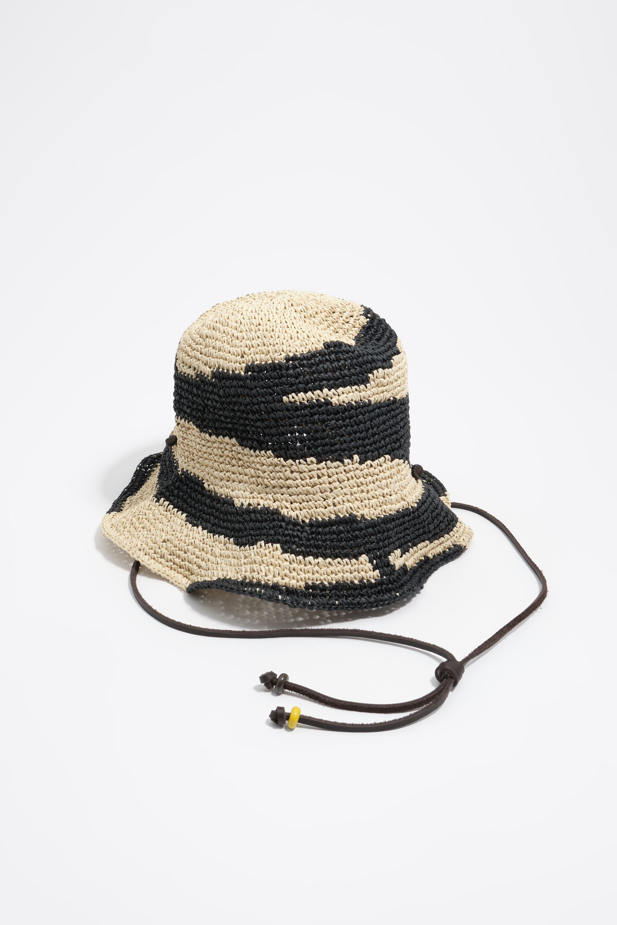 Sombrero con efecto de rafia natural y negro