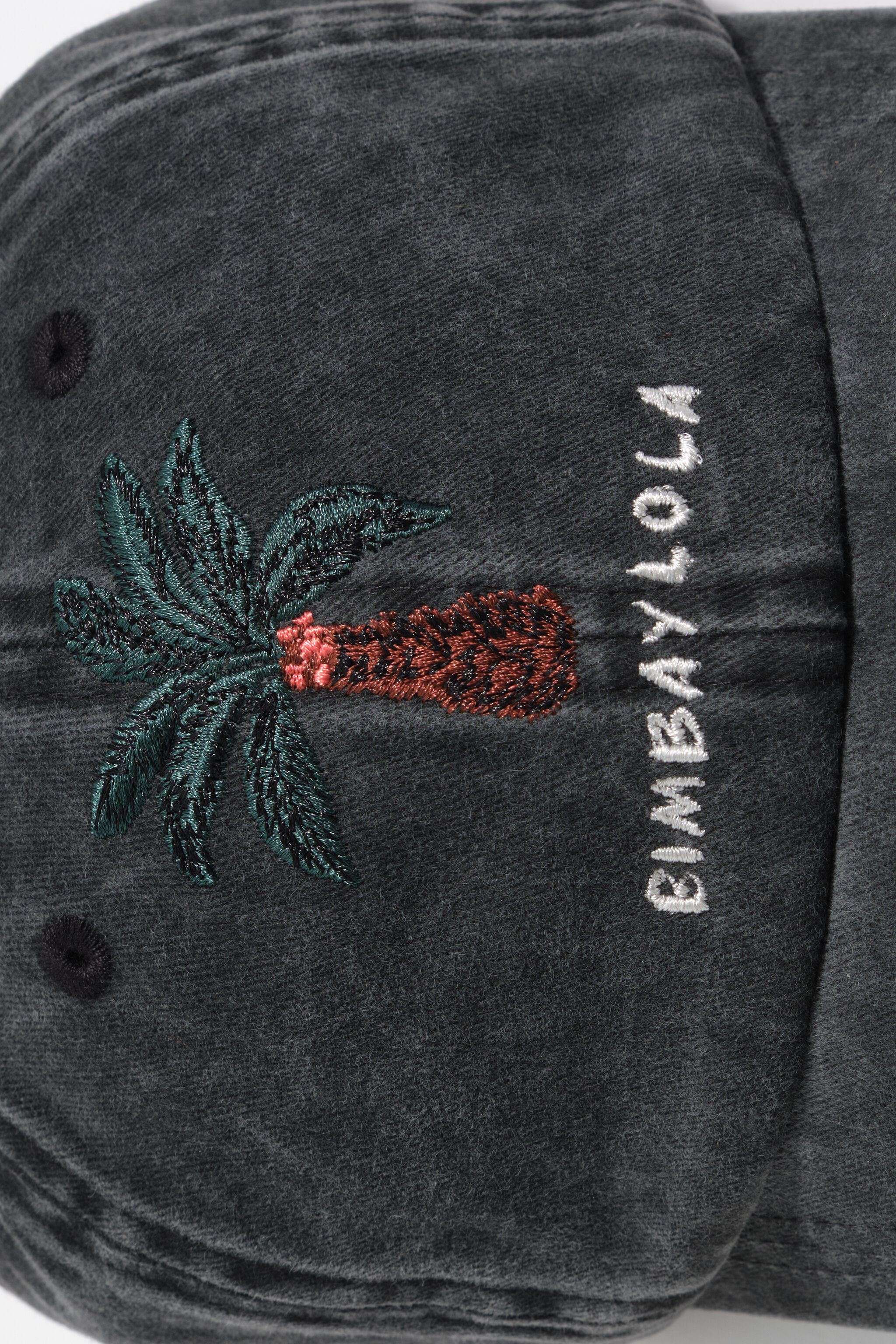 Visera de algodón con árbol de palma lavado en negro