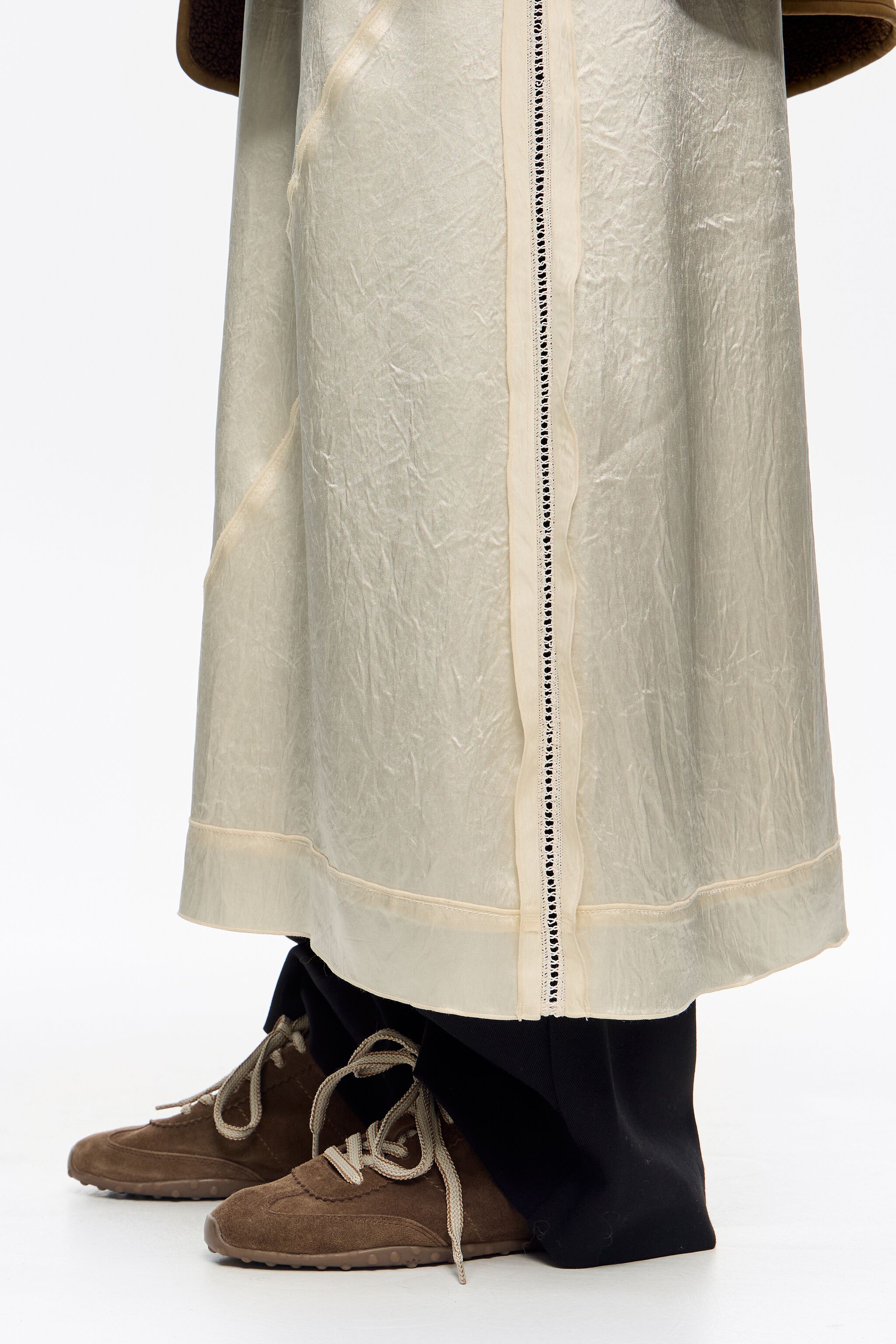 Zapatilla de ante taupe 13 29