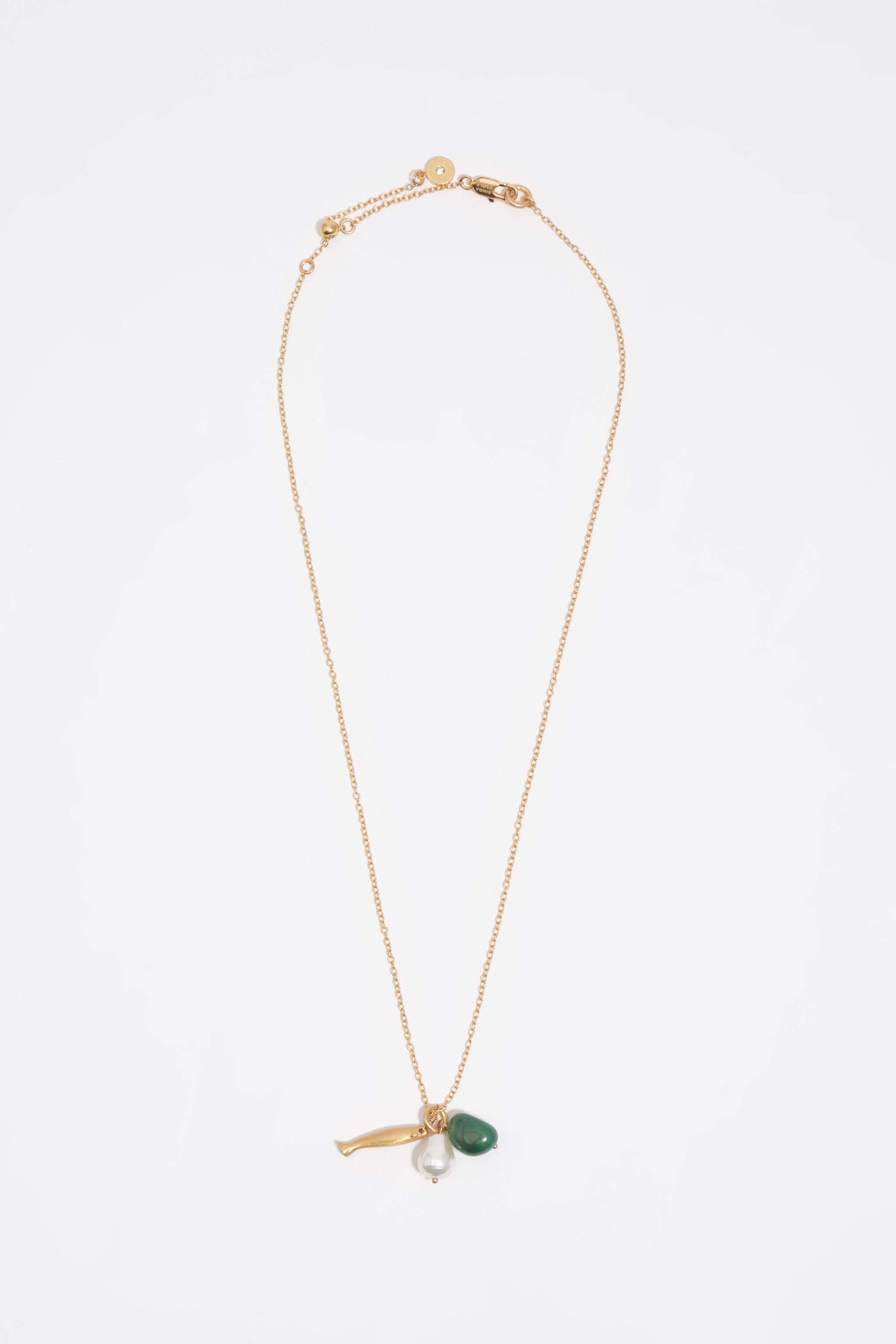 Collar de oro envejecido con pez y piedra