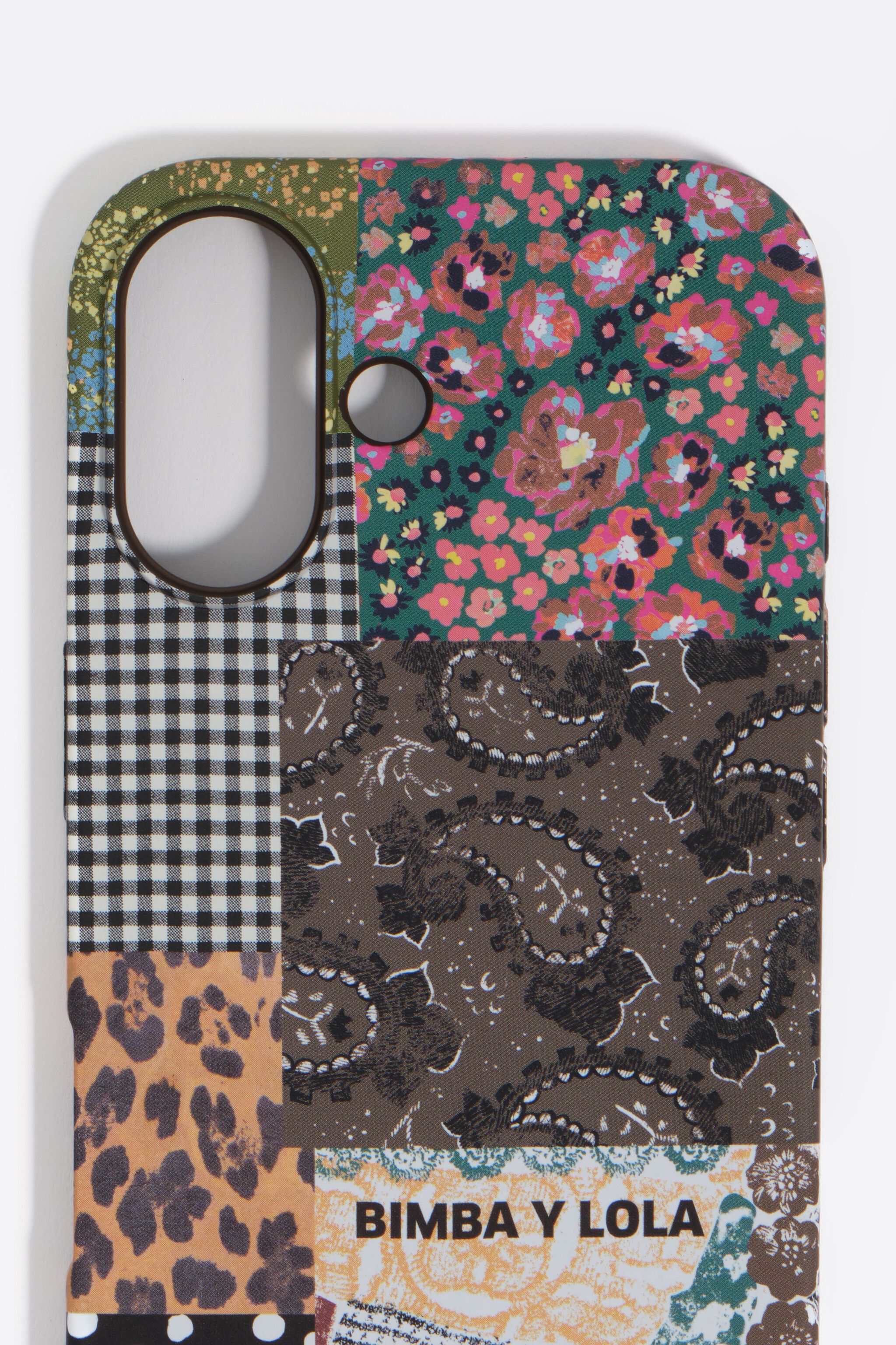 Funda rígida para iPhone 16 con diseño de patchwork