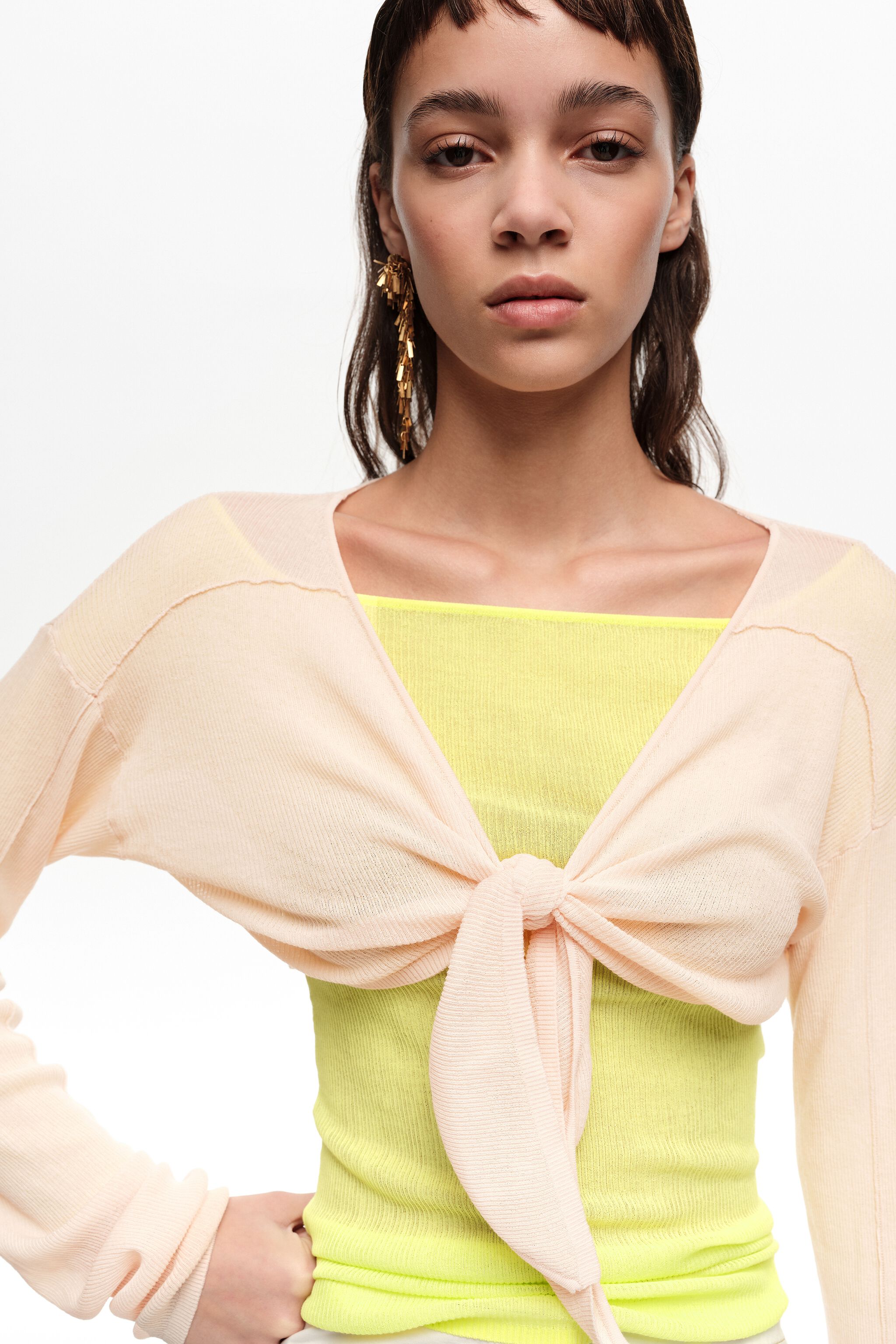 Cardigan de punto acanalado con nudo de melocotón