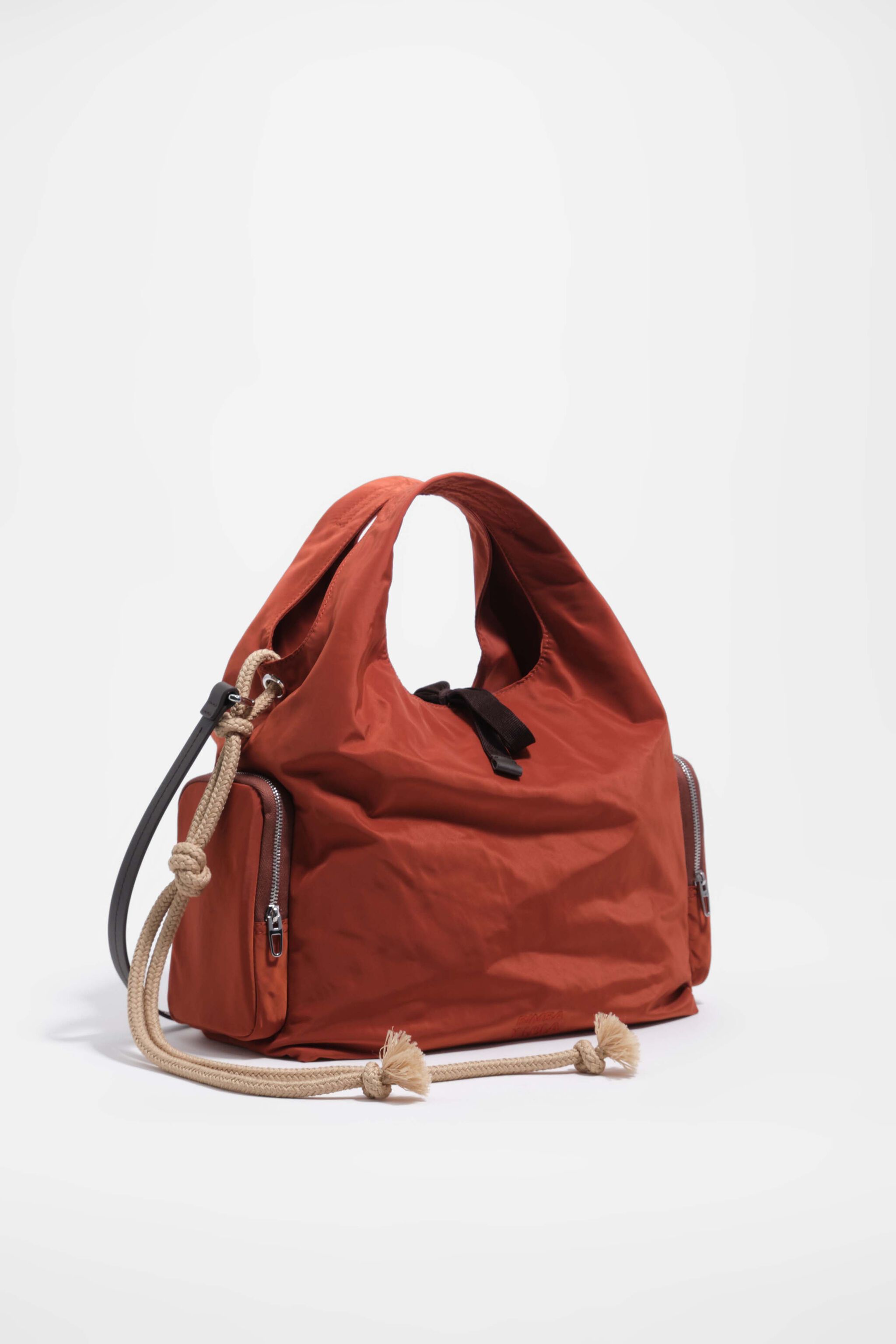 Bolso de mano de nailon rojo oscuro mediano