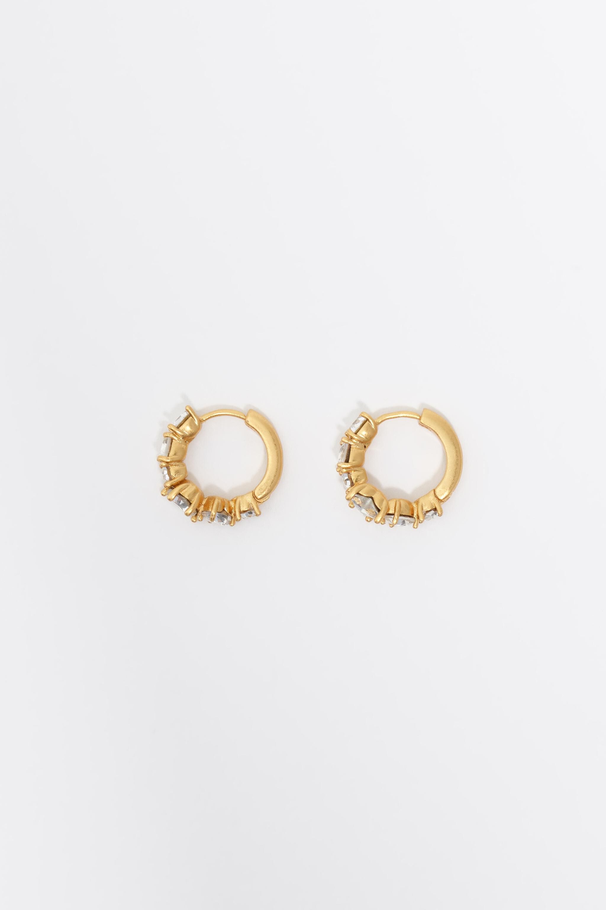 Aretes de aro con corazón de cristales pequeños