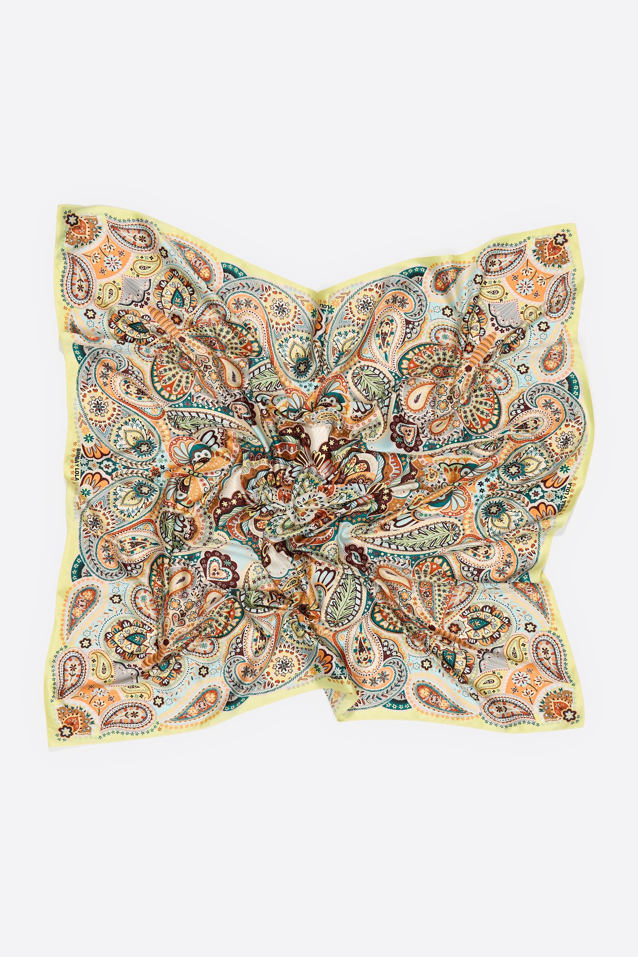 Pañuelo amarillo con estampado de paisley y mariposas